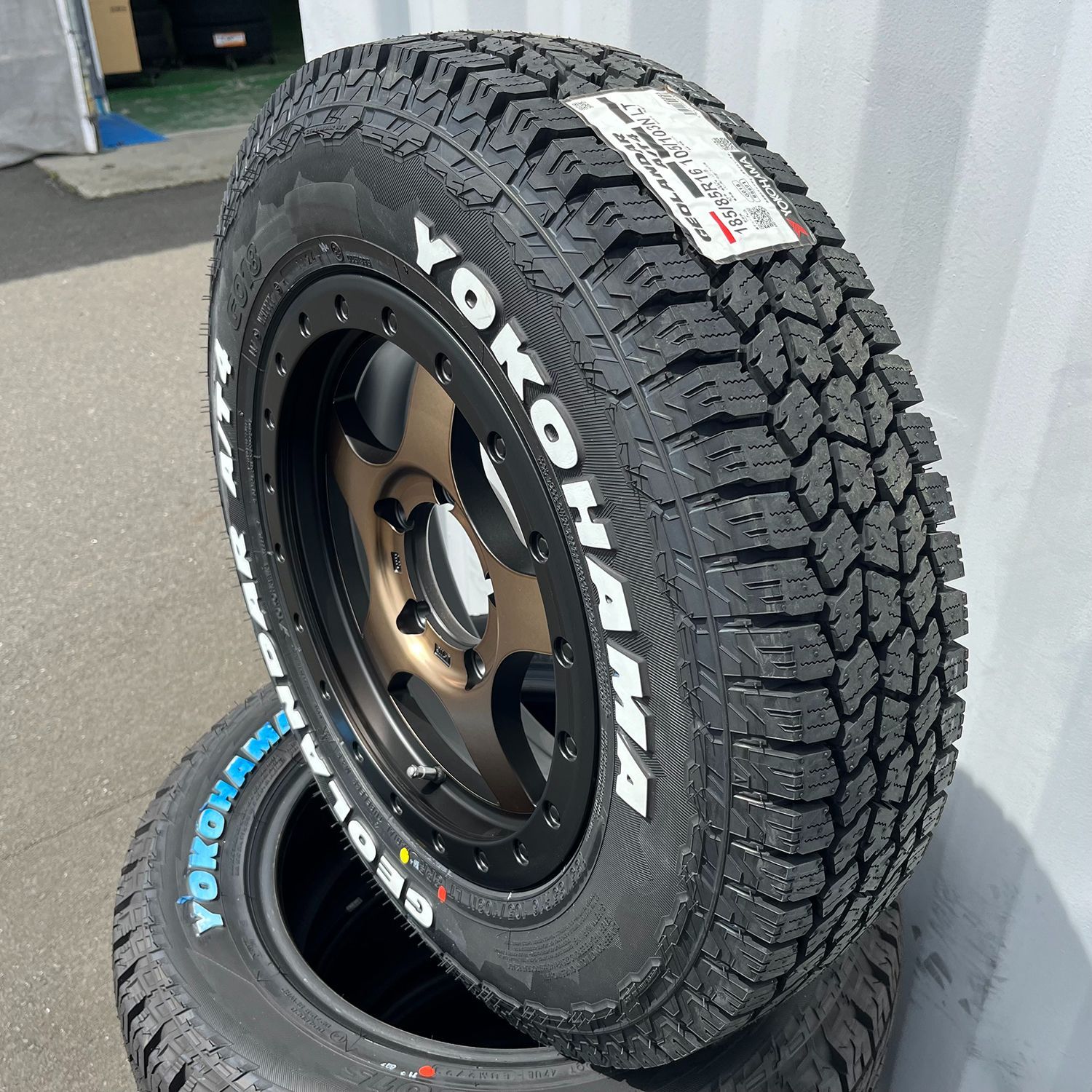 【ジムニータイヤホイール】JA11 JB23 JB64 16インチ 夏タイヤ ホイールセット BDX05 ヨコハマ YOKOHAMA ジオランダー AT4 185/85R16 ホワイトレター