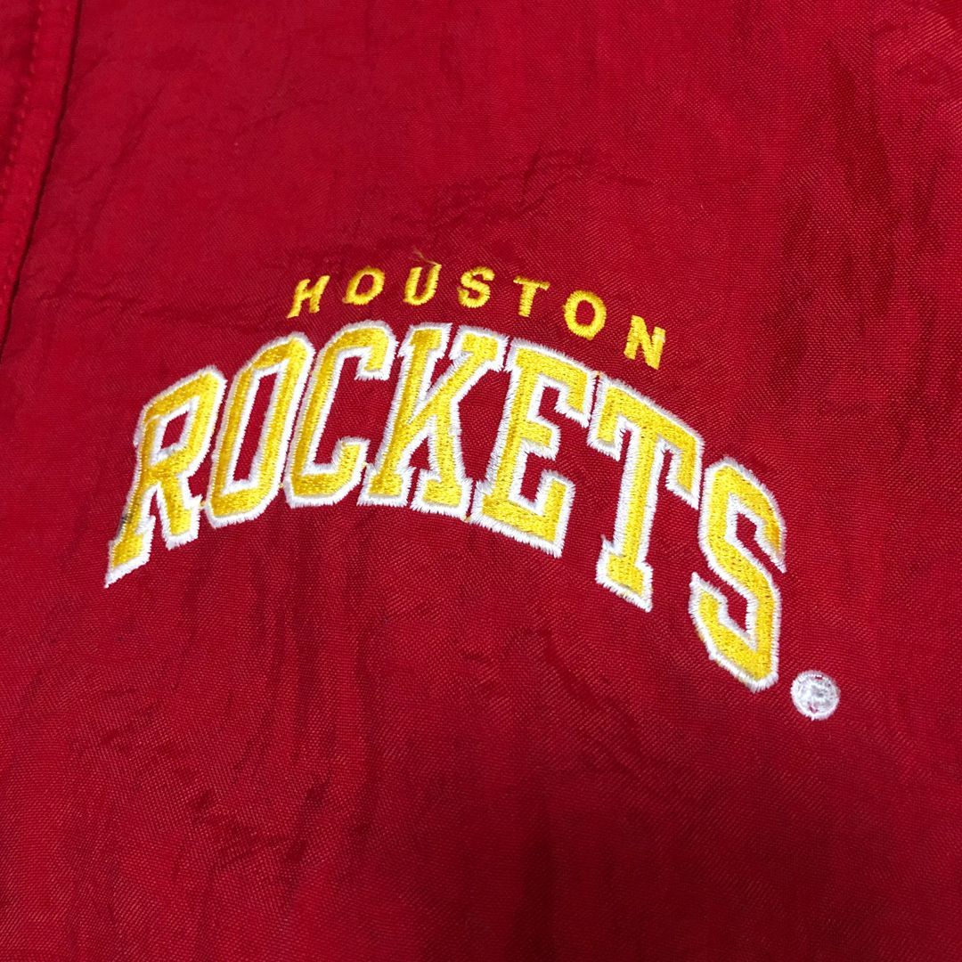 再入荷即納NBA ヒューストンロケッツ ナイロンジャケット 刺繍ロゴ 古着 ジャケット・アウター