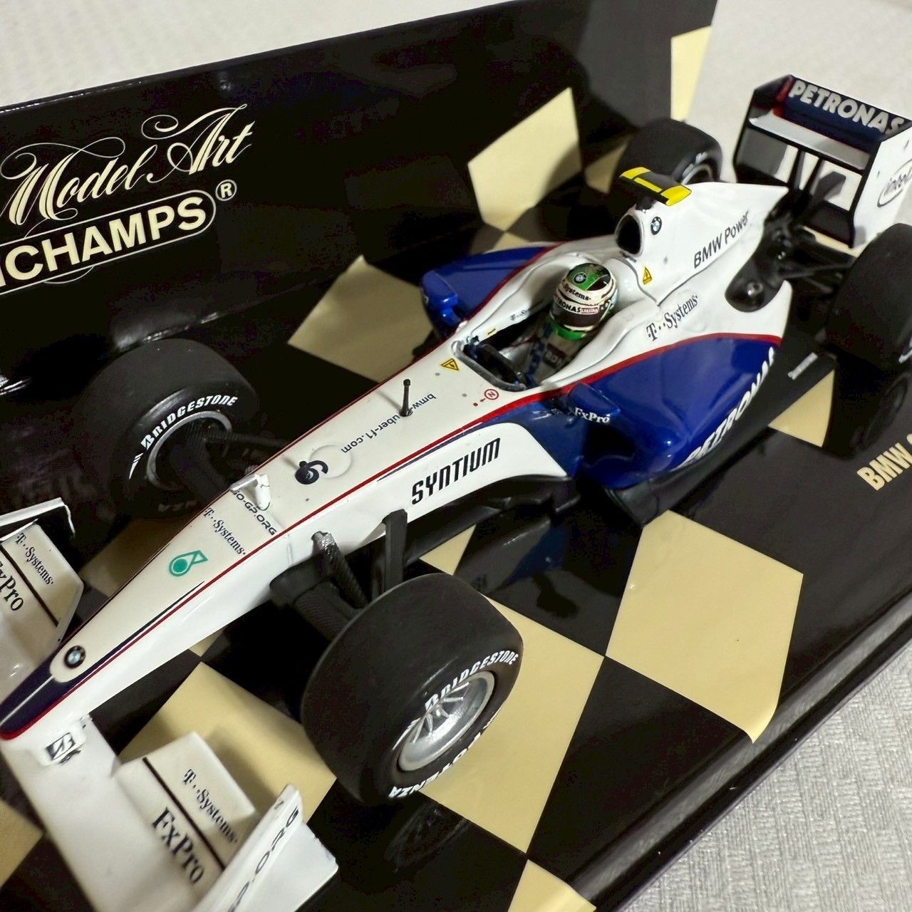 ミニチャンプス F1 1/43 BMWザウバー ベッテル テストドライバー ミニチャンプス 1/43 BMWザウバー F1.06 ベッテル - メルカリ