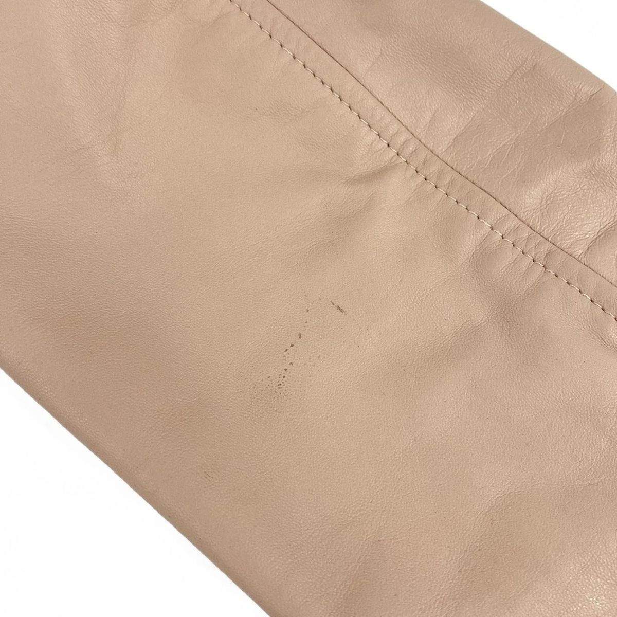 - ピンクベージュ