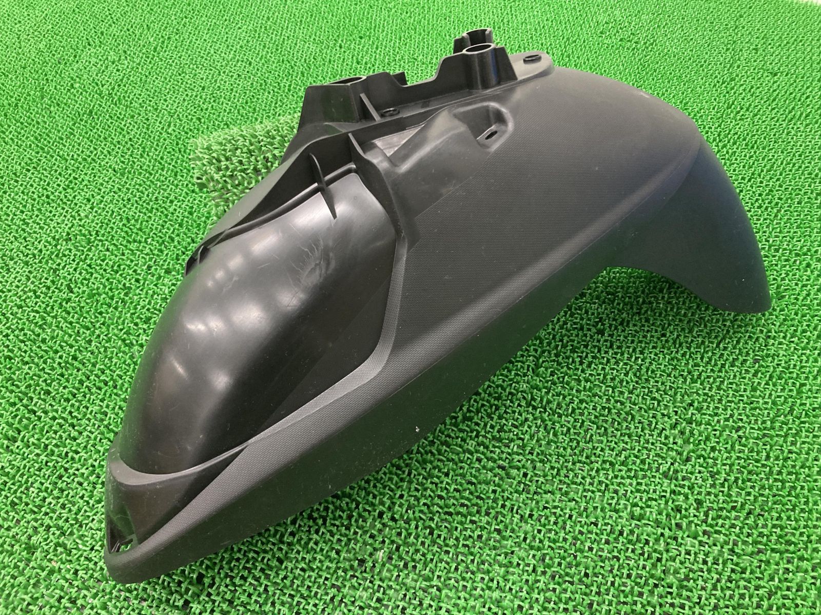 トリシティ125 フロントフェンダー 黒 2CM ヤマハ 純正 中古 バイク 部品 SE82J TRICITY125 コケキズ無し 品薄 希少品 車検 Genuine 人気・おすすめ｜安定人気・収納便利におすすめ 期間限定割引 配送追跡可 国内発送・メーカー保証対応