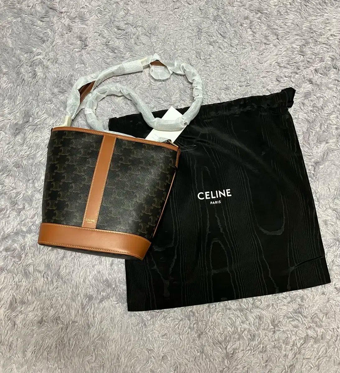 Celine セリーヌ トリオンフ Tan バケットバッグ スモール