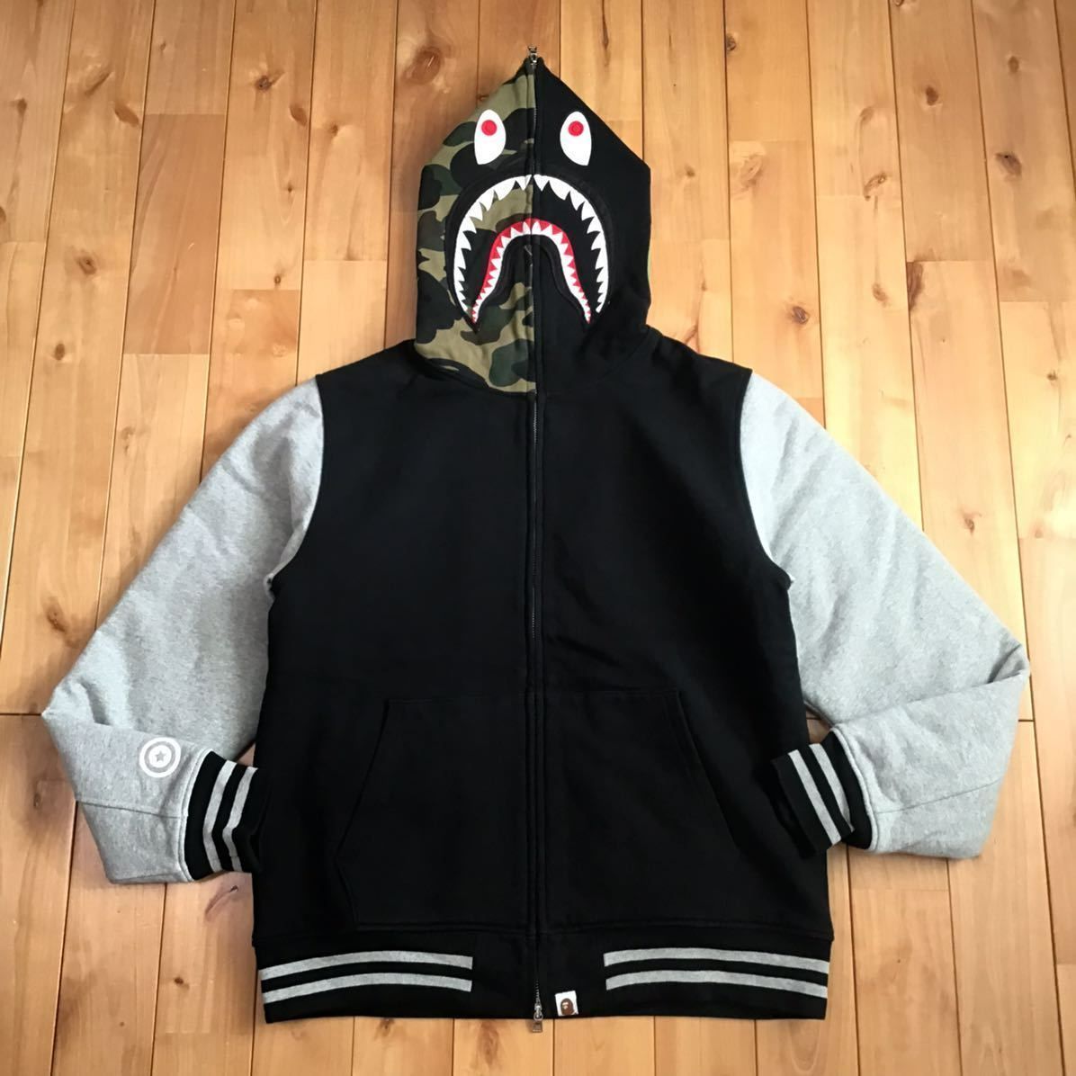 中綿キルティング シャーク パーカー Lサイズ 1st camo shark full zip  