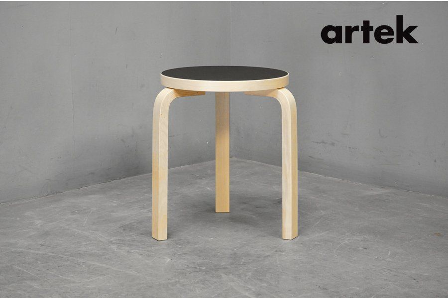 未使用 アルテック アルヴァ・アアルト スツール60 ブラックリノリウム 3本脚 楽天市場】【ポストカードプレゼント】【無料組立サービス 特典