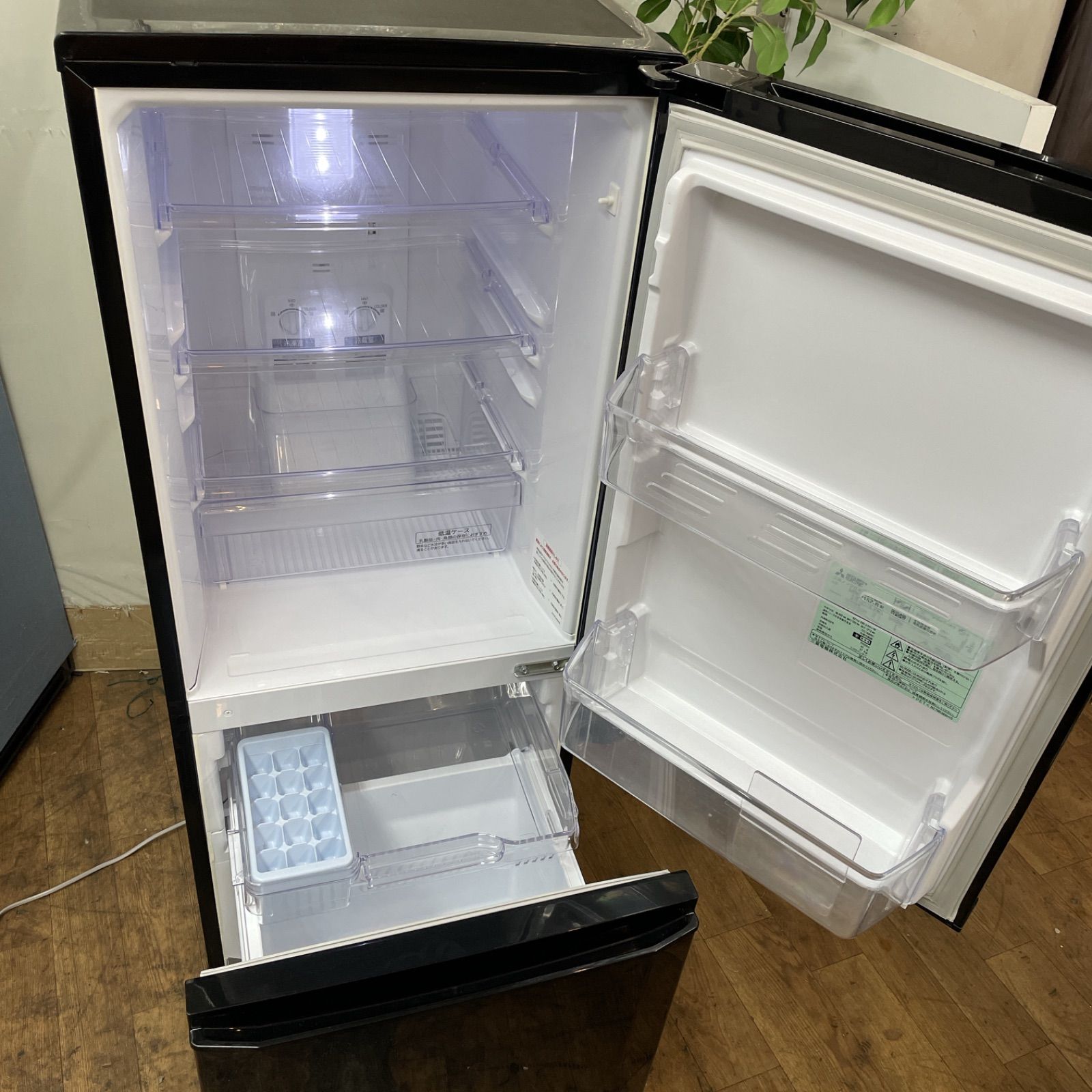 名古屋市近郊配送設置無料⭐S781 ⭐ MITSUBISHI 2ドア冷蔵庫（146L 右  