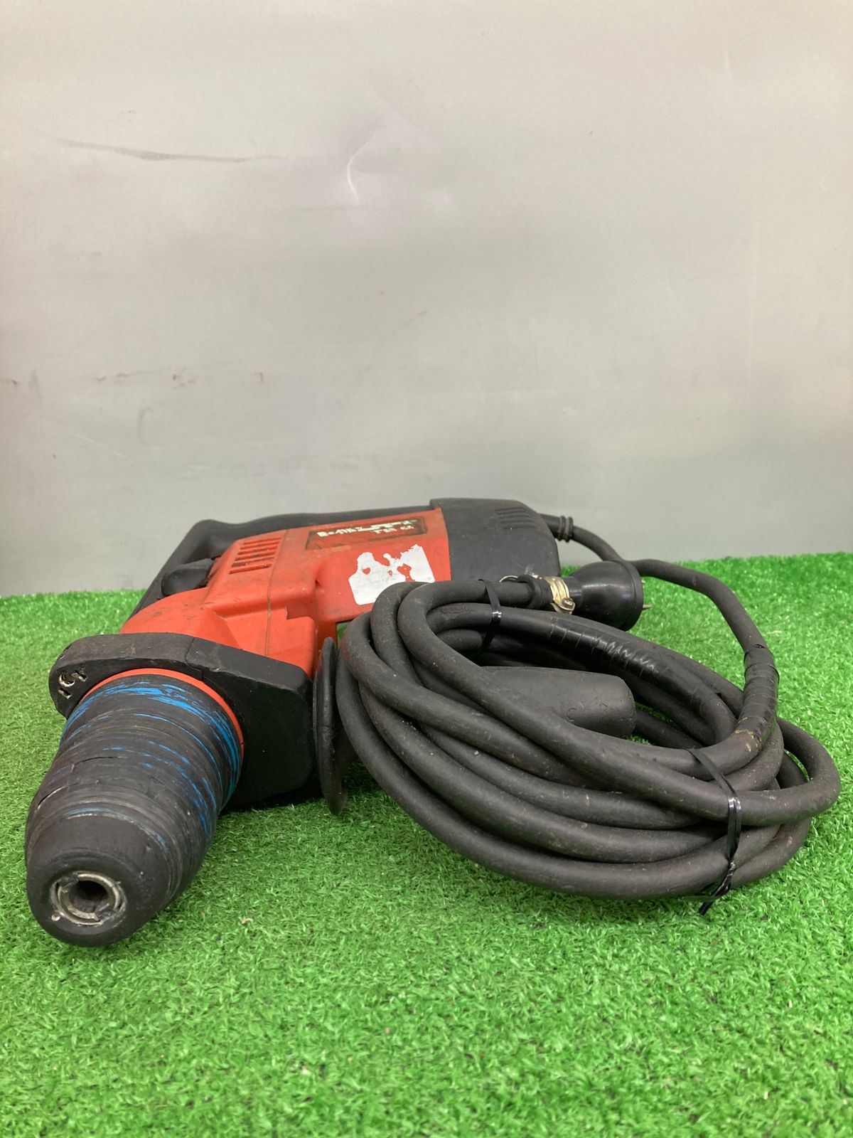 中古品】【0921】☆HILTI(ヒルティ) 100vハンマードリル TE5 IT2CB8RTRDCU - メルカリ