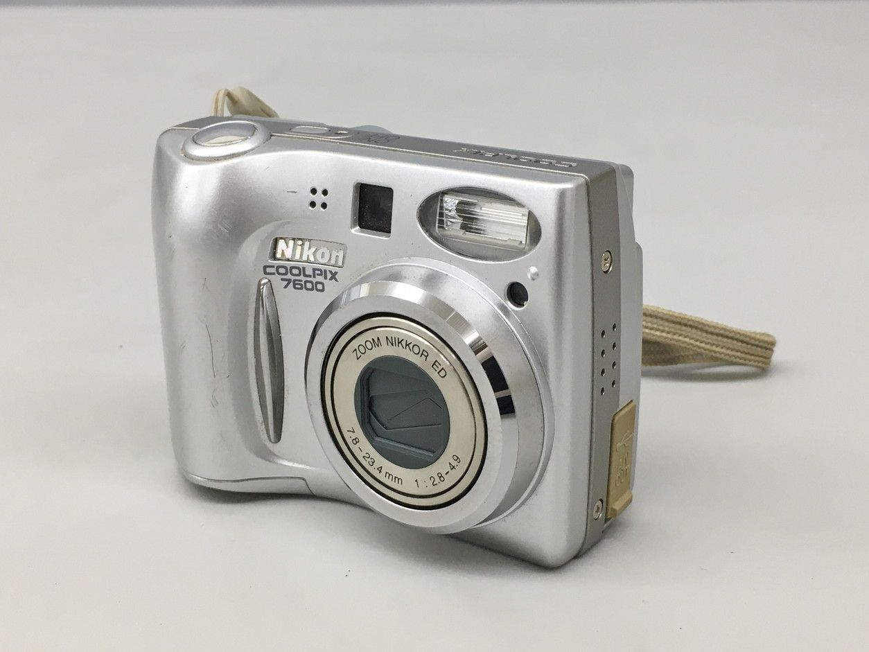 【美品】Nikon COOLPIX 7600 コンパクトデジタルカメラ コンパクトデジタルカメラ COOLPIX 7600 ニコン Nikon 電池式 710万