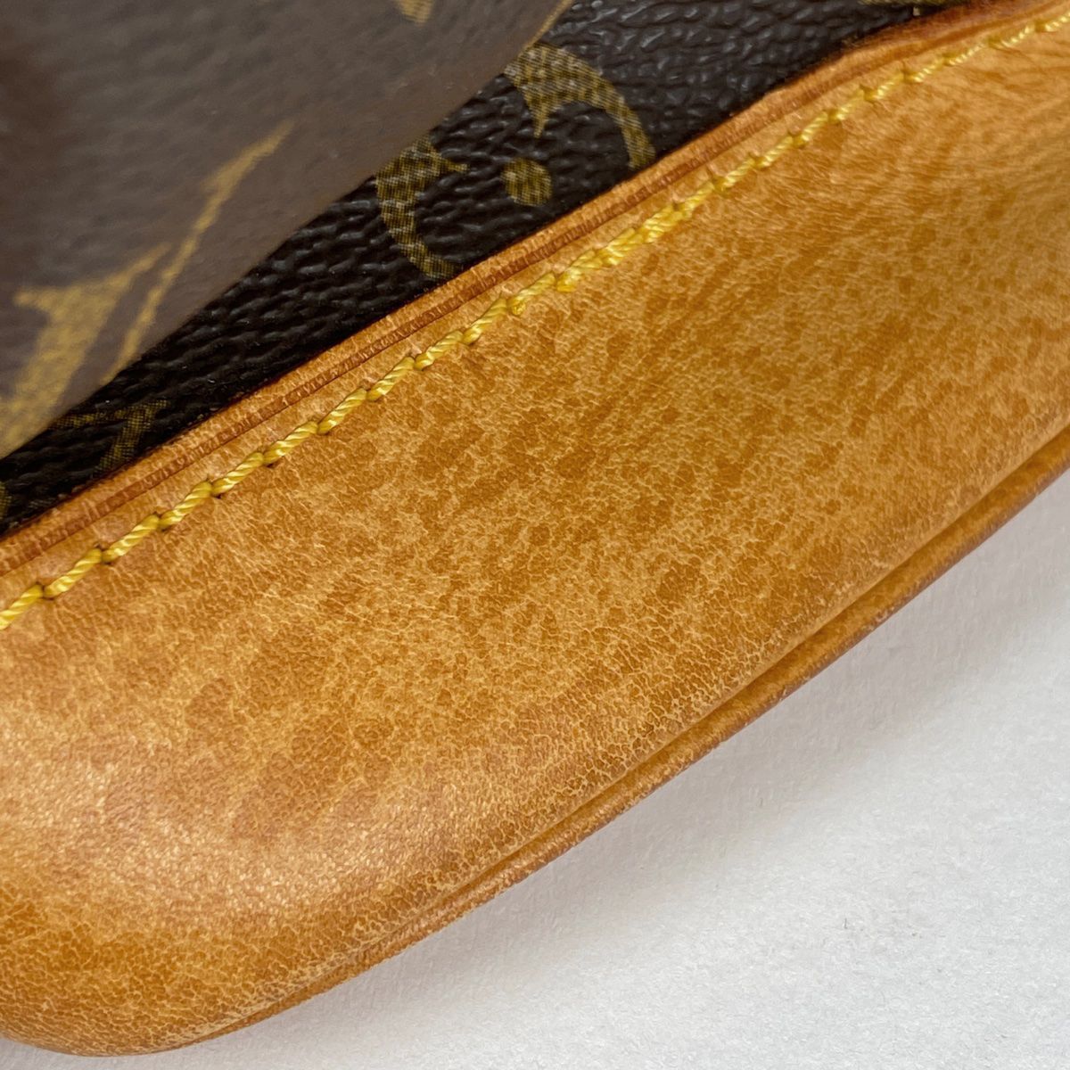 Vuitton モンスリ
