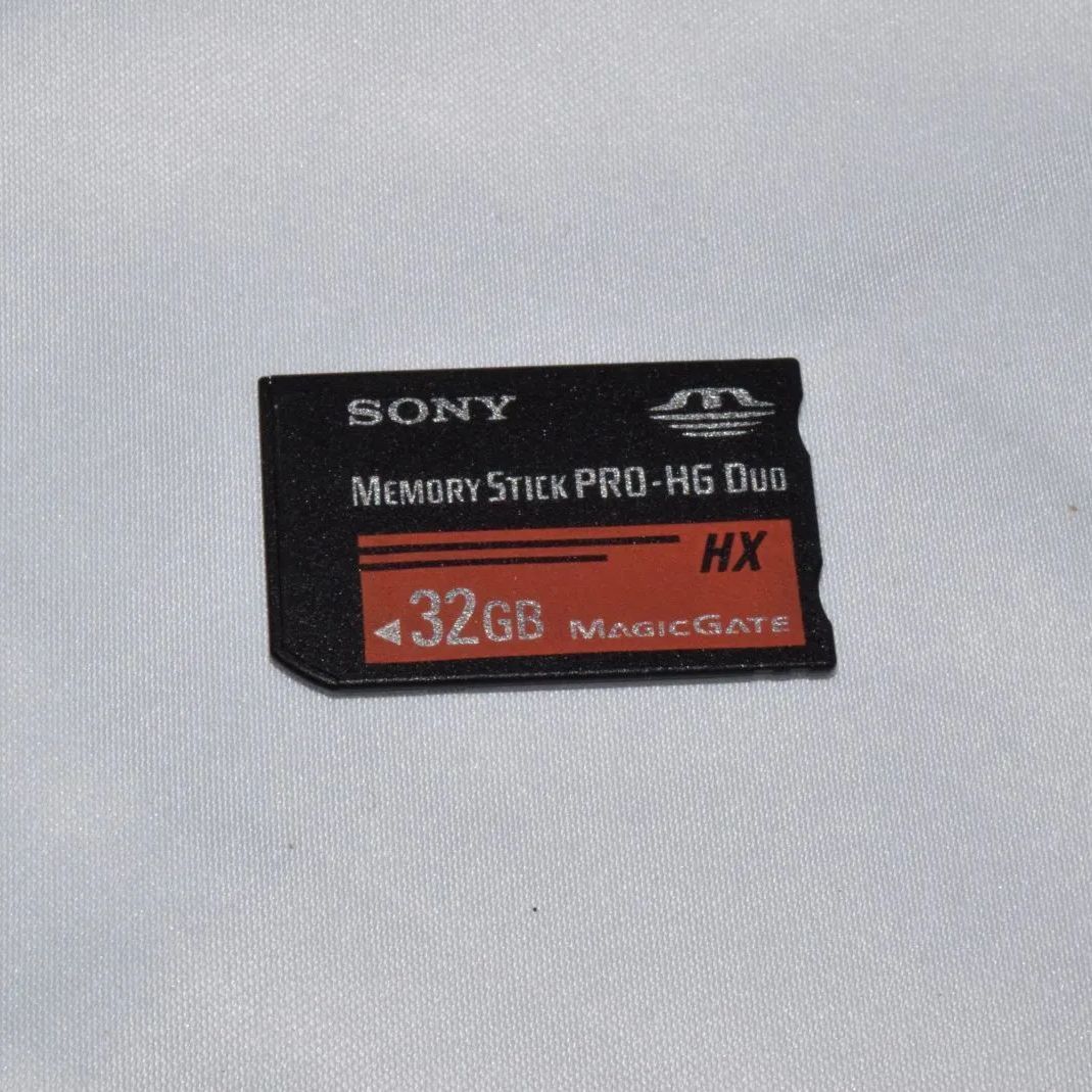 ほぼ未使用】SONYメモリースティック PRO-HG DUO 32GB Duo 