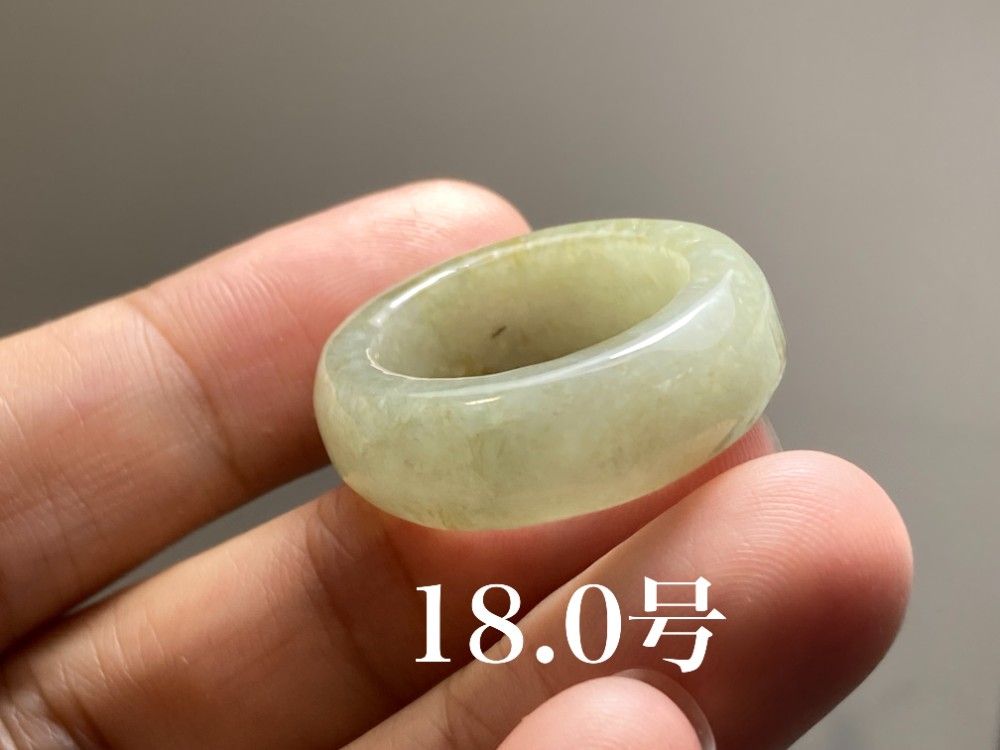 L11-199 美品 18.0号 ミャンマー産天然 A貨 本翡翠 くりぬき L11-199 美品 18.0号 ミャンマー産天然 A貨 本翡翠 くりぬき