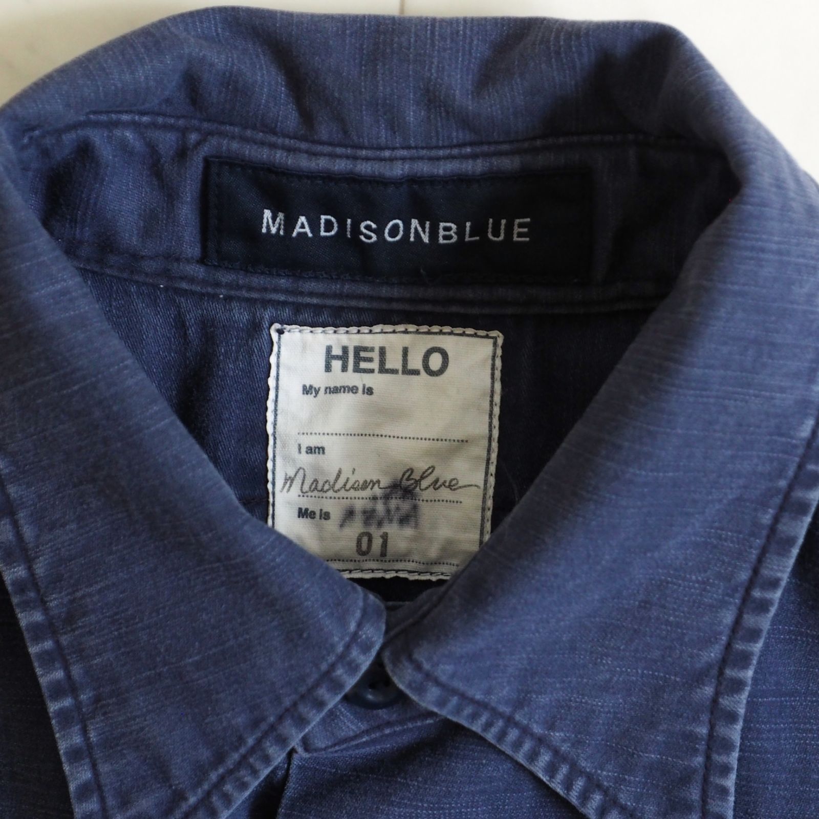 【IENA別注】マディソンブルー ハンプトン バックサテンシャツ 01 ネイビー IENA別注】マディソンブルー ハンプトン バックサテンシャツ 01