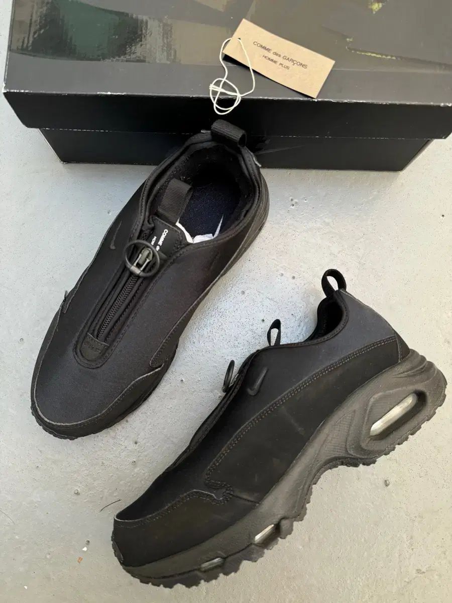 【雷市場（ポンジャン）商品韓国直送】 NIKE(ナイキ) x COMME des GARCONS(コム・デ・ギャルソン) オム プラス エアマックス サンダー SP 黒 CDG N