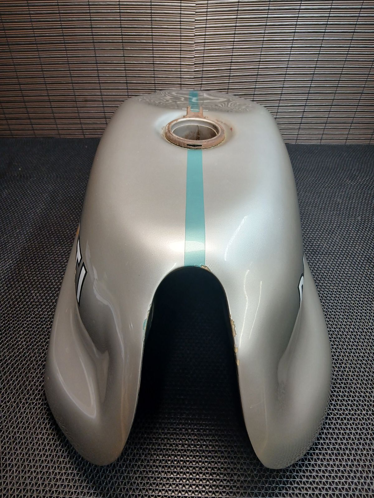 ピカピカの ドゥカティ MHR900 FRPガソリンタンク イモラNCRベベル900SS DM900 DM860 ミッレ 旧車絶版 マイクヘイルウッド