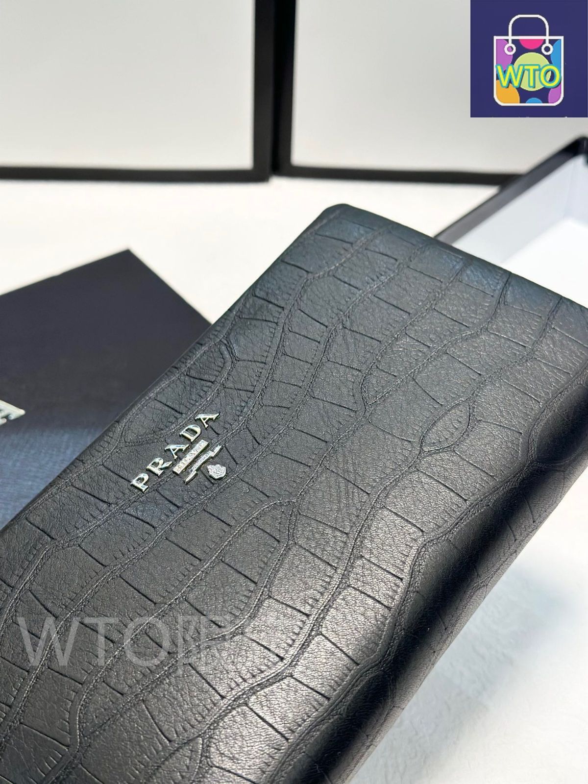 楽天市場】PRADA プラダ 三角ロゴプレート二つ折りクレジットカード