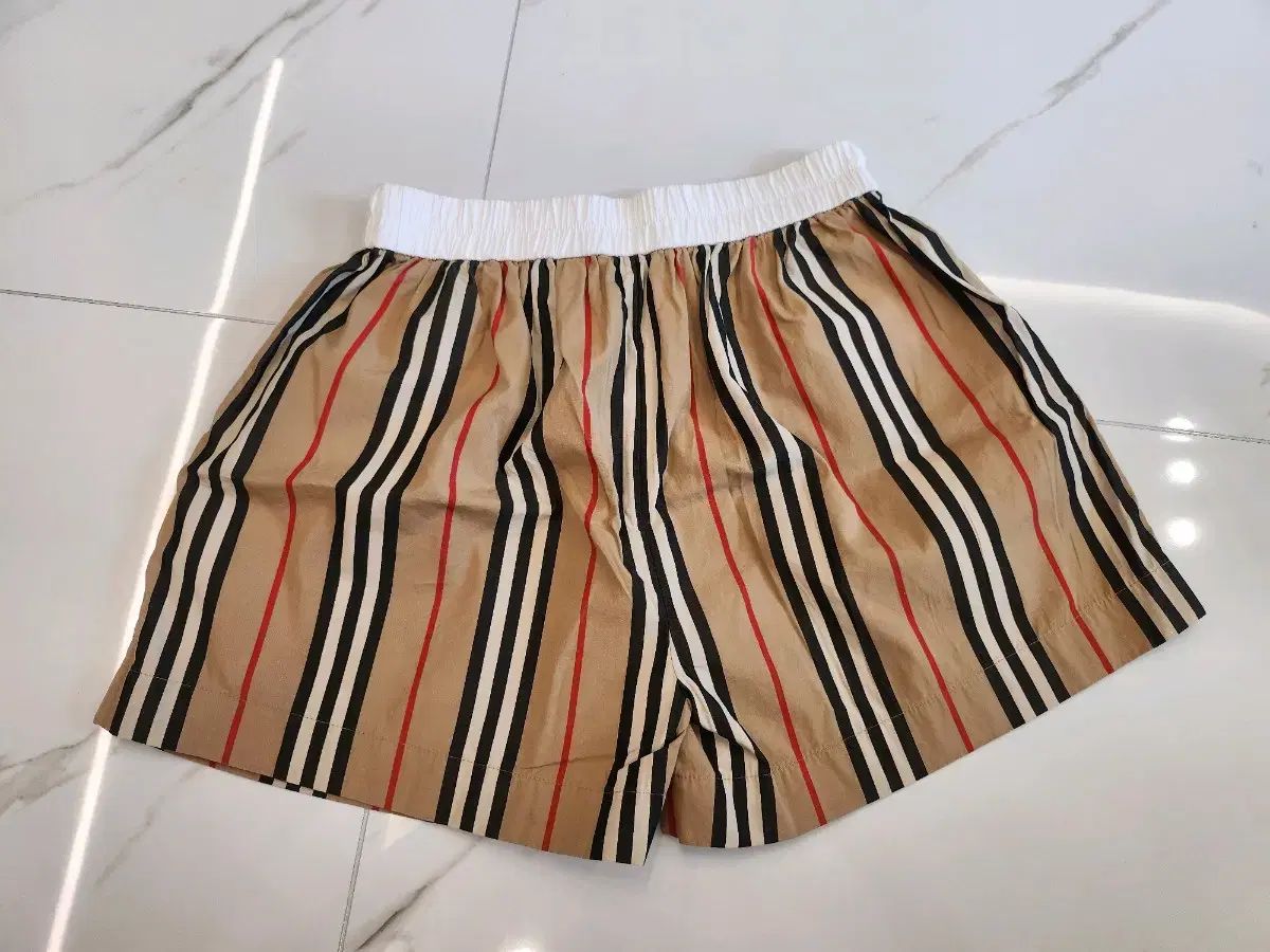 Burberry Kids バーバリーキッズ 女児 アイコン 半ズボン 10Y