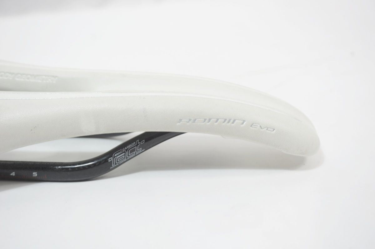 スペシャライズ ROMIN