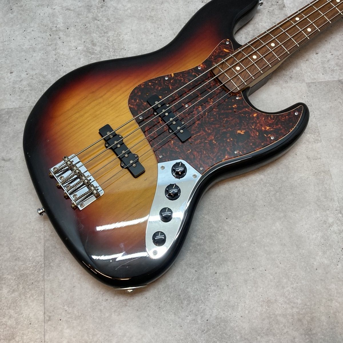 三重本店 楽器 Fender Japan フェンダージャパン ベース JB62 4knob Active Jazz Bass 2002年-2004年製 !! 471
