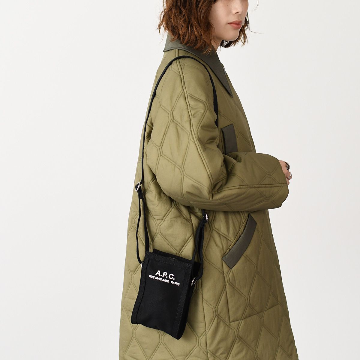 レディース A.P.C アーペーセー ショルダーバッグ RECUPERATION ネック 