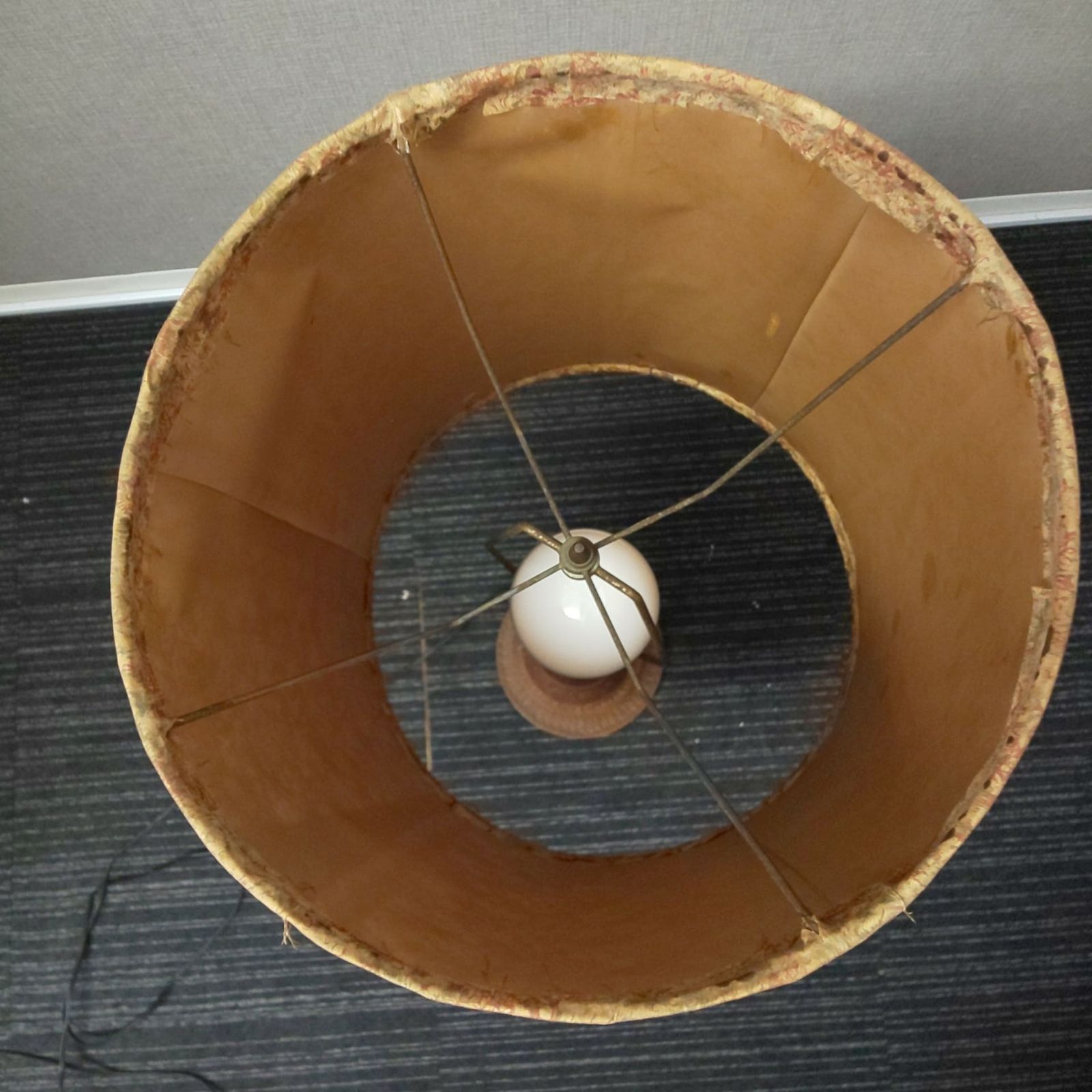 963 アンティーク ランプ レトロ 木製 彫り物 照明 インテリア フロア