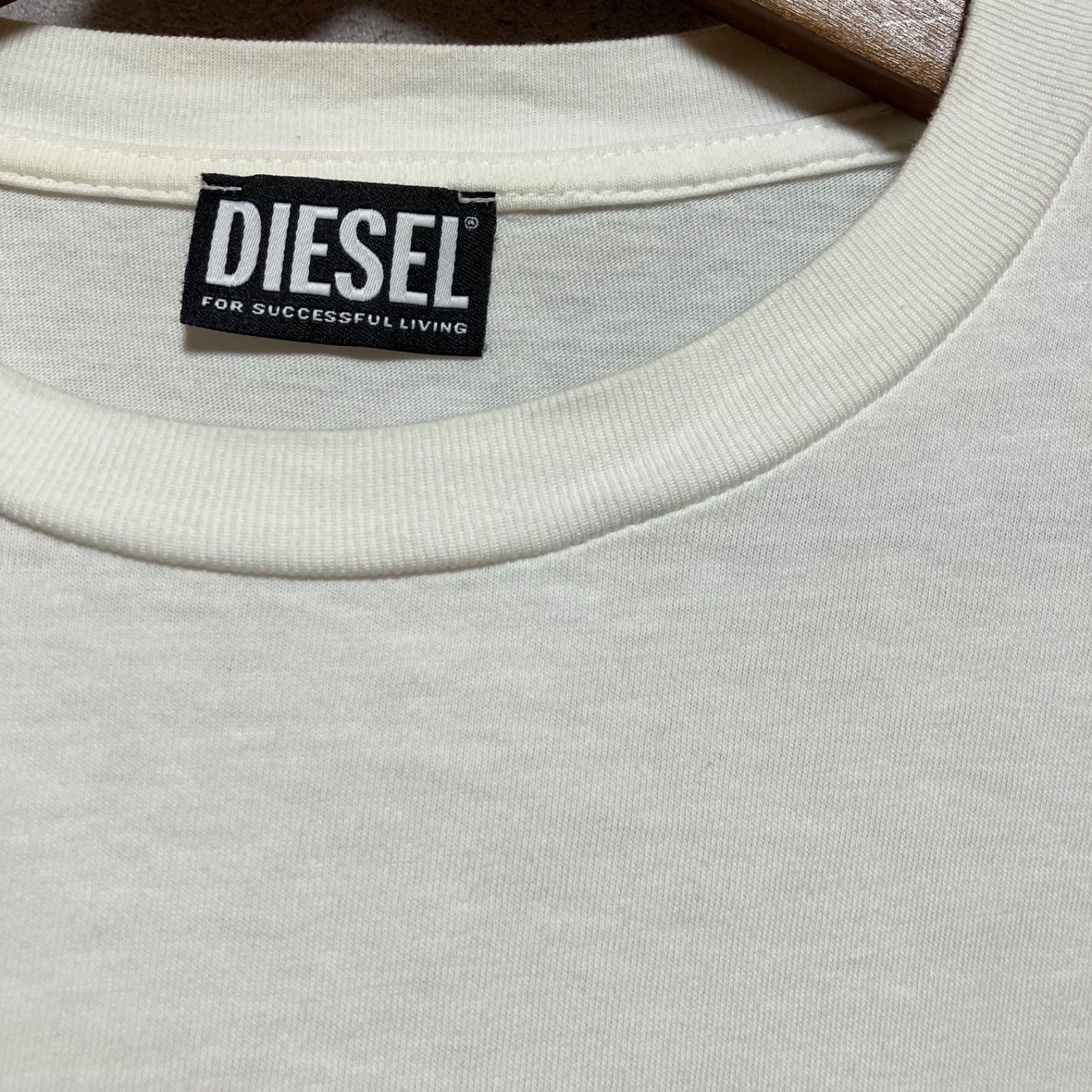 DIESEL ホワイト 長袖 クロップド リブ　トップス DIESEL ホワイト 長袖 クロップド リブ トップス