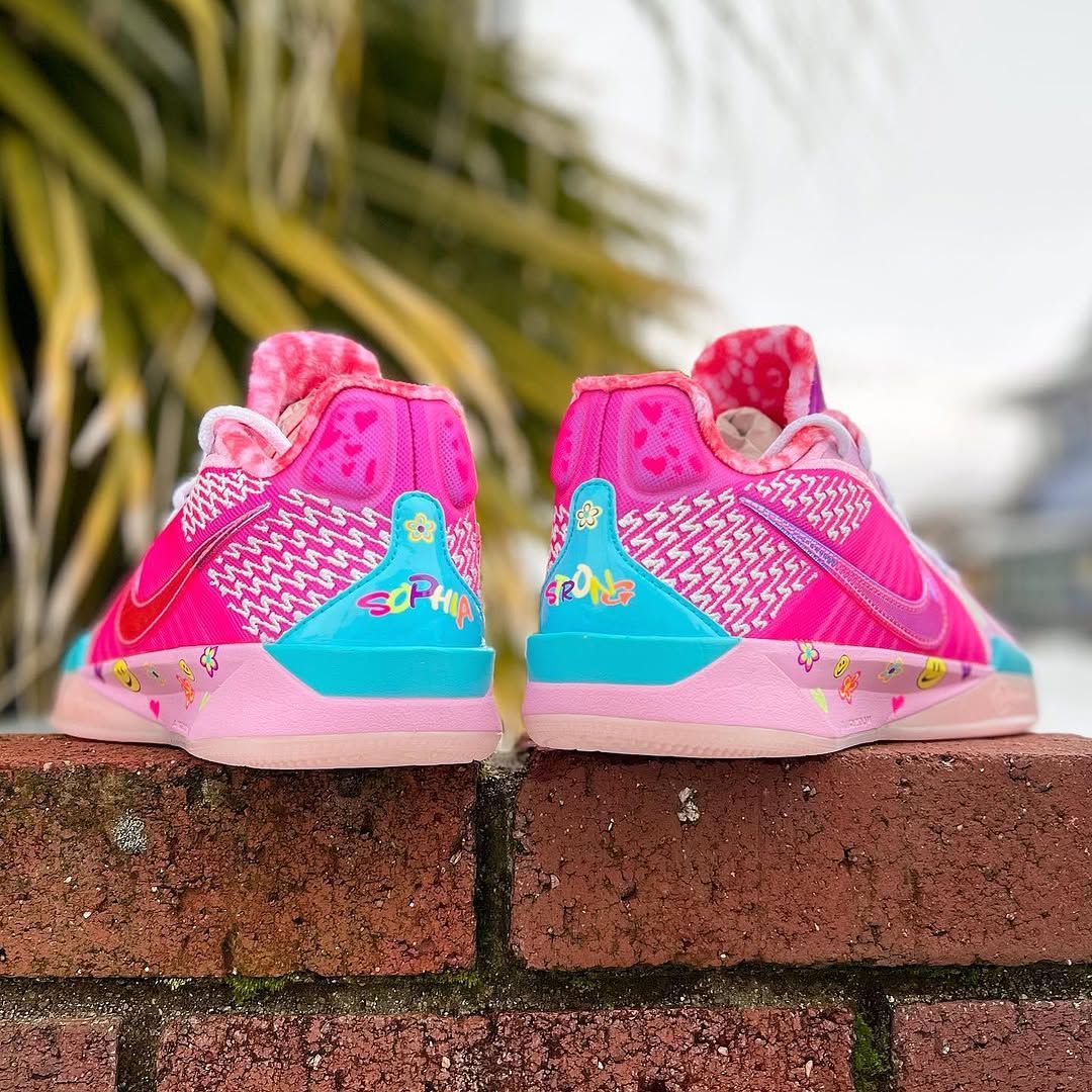 NIKE SABRINA 2 'DB' 'DOERNBECHER' ナイキ サブリナ 2