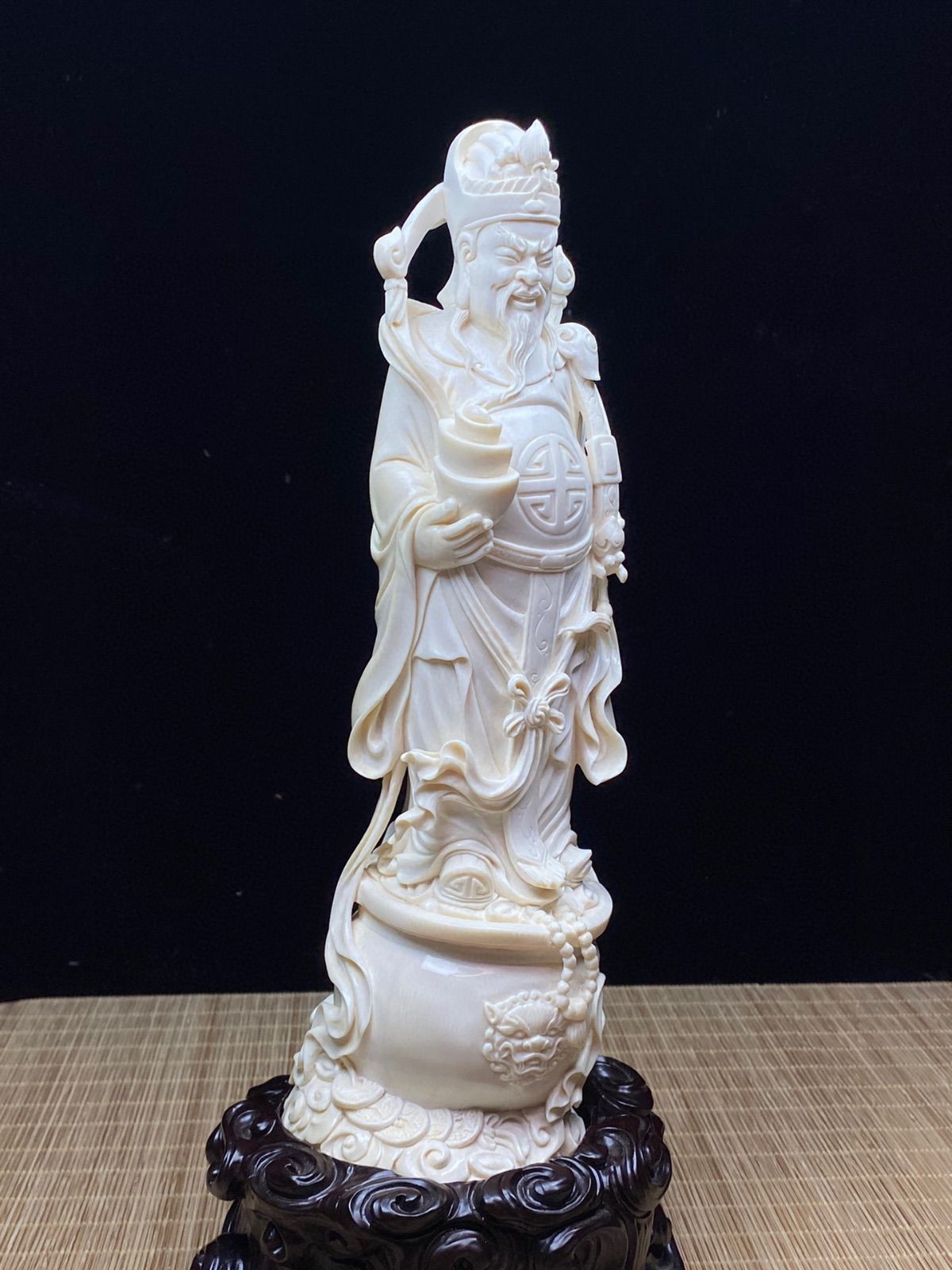 天然マンモス牙美しい手作り彫刻財神爺·招財進宝置物 天然マンモス牙美しい手作り彫刻財神爺·招財進宝 置物 - メルカリ