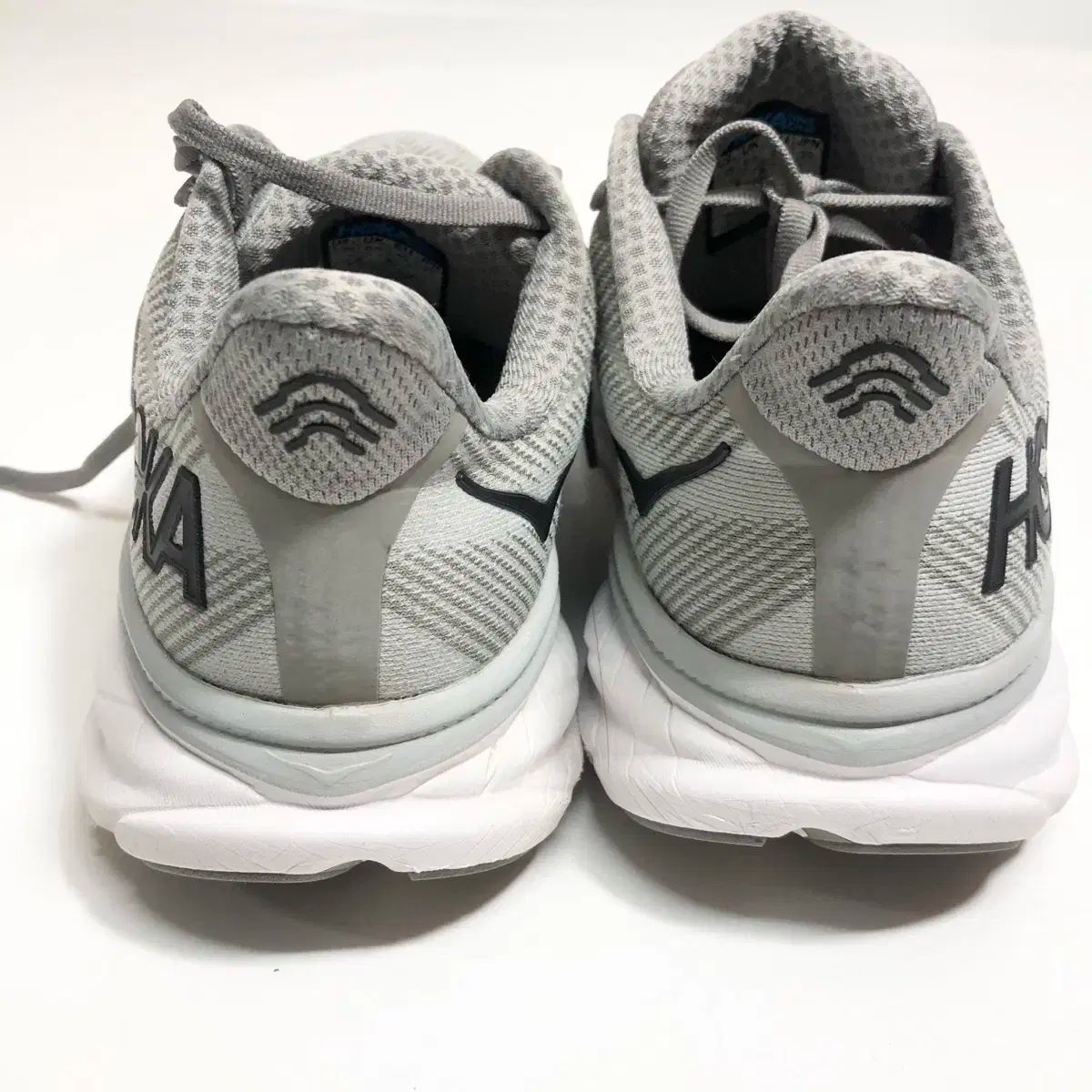 ランニングシューズ