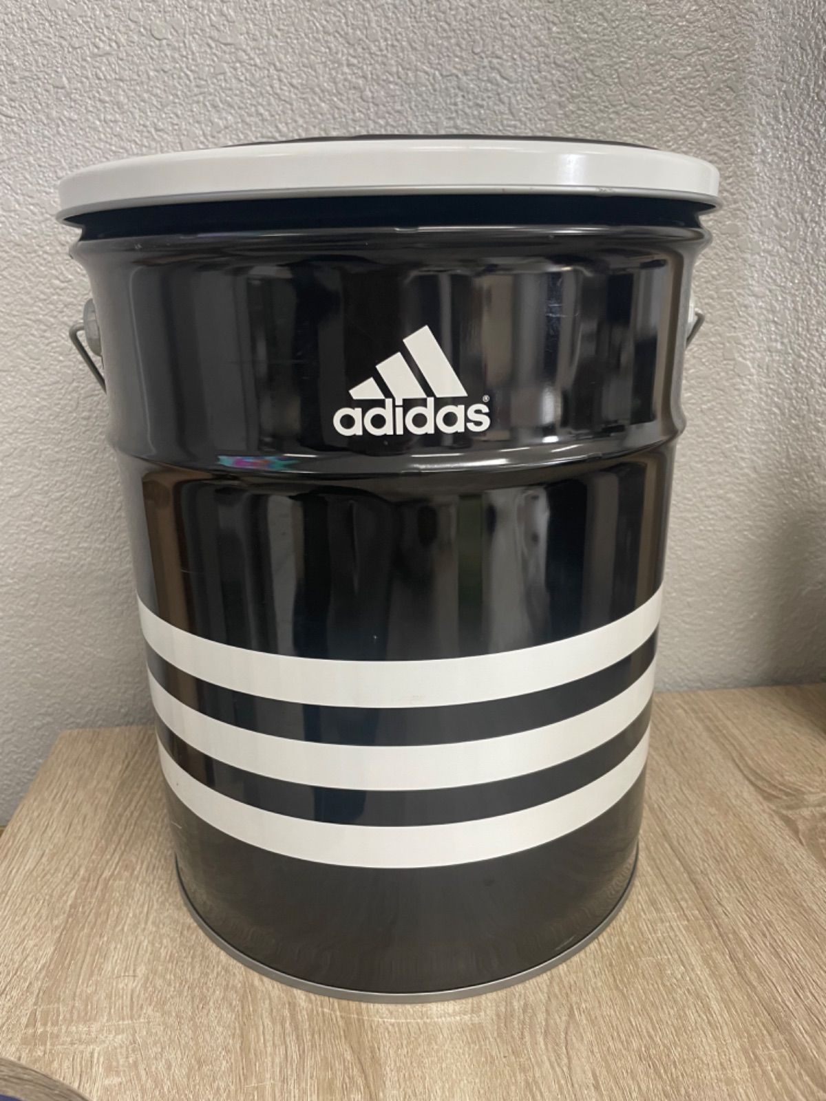 アディダス ペール缶 蓋クッション付き adidas アディ缶 - メルカリ