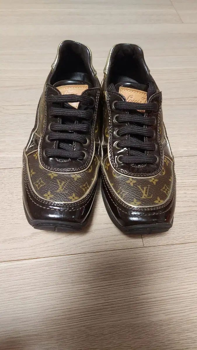 Louis Vuitton ルイヴィトン 女児 29 サイズ