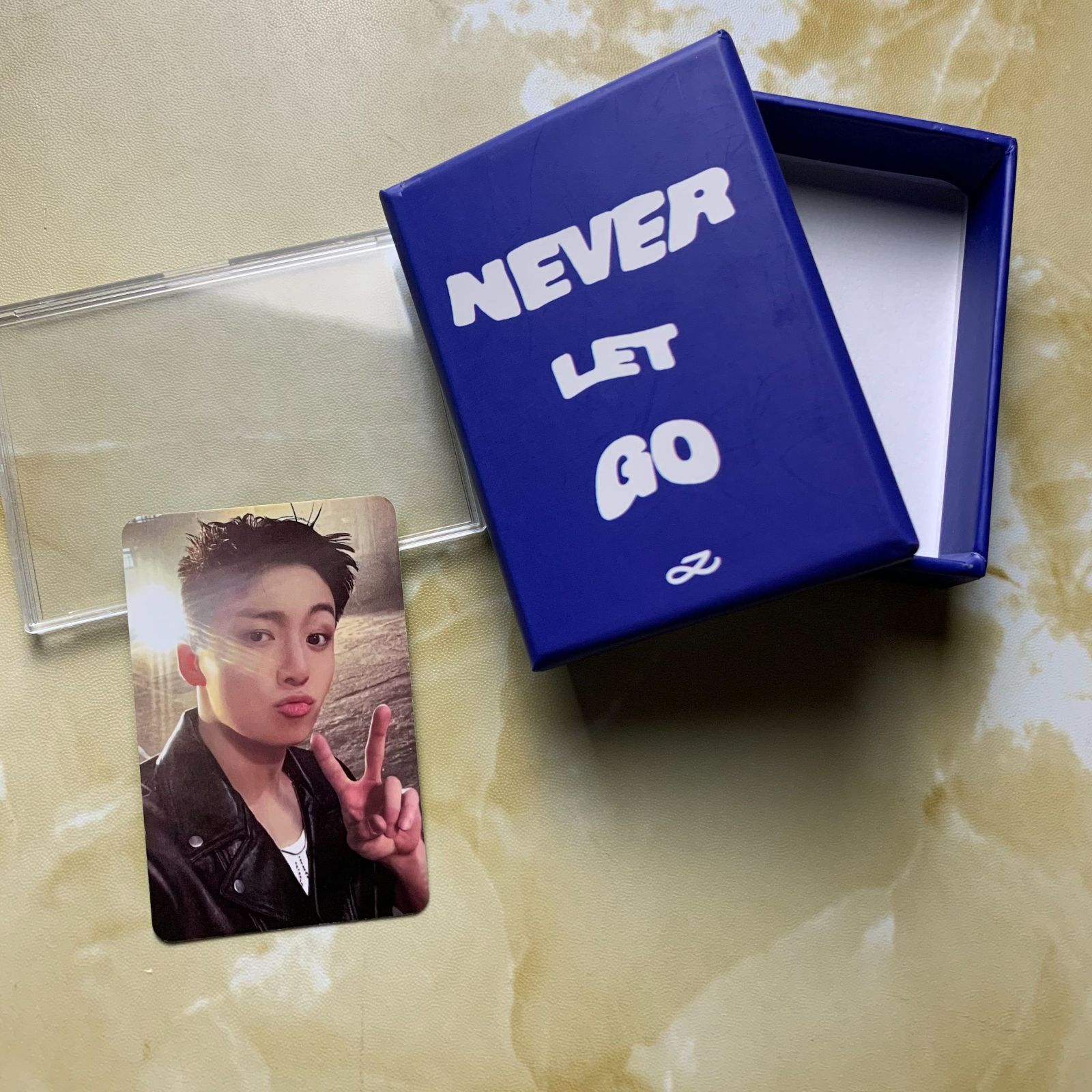 匿名配送 BTS 未公開 NEVER LET GO リリース ジョングク 記念版 トレカ