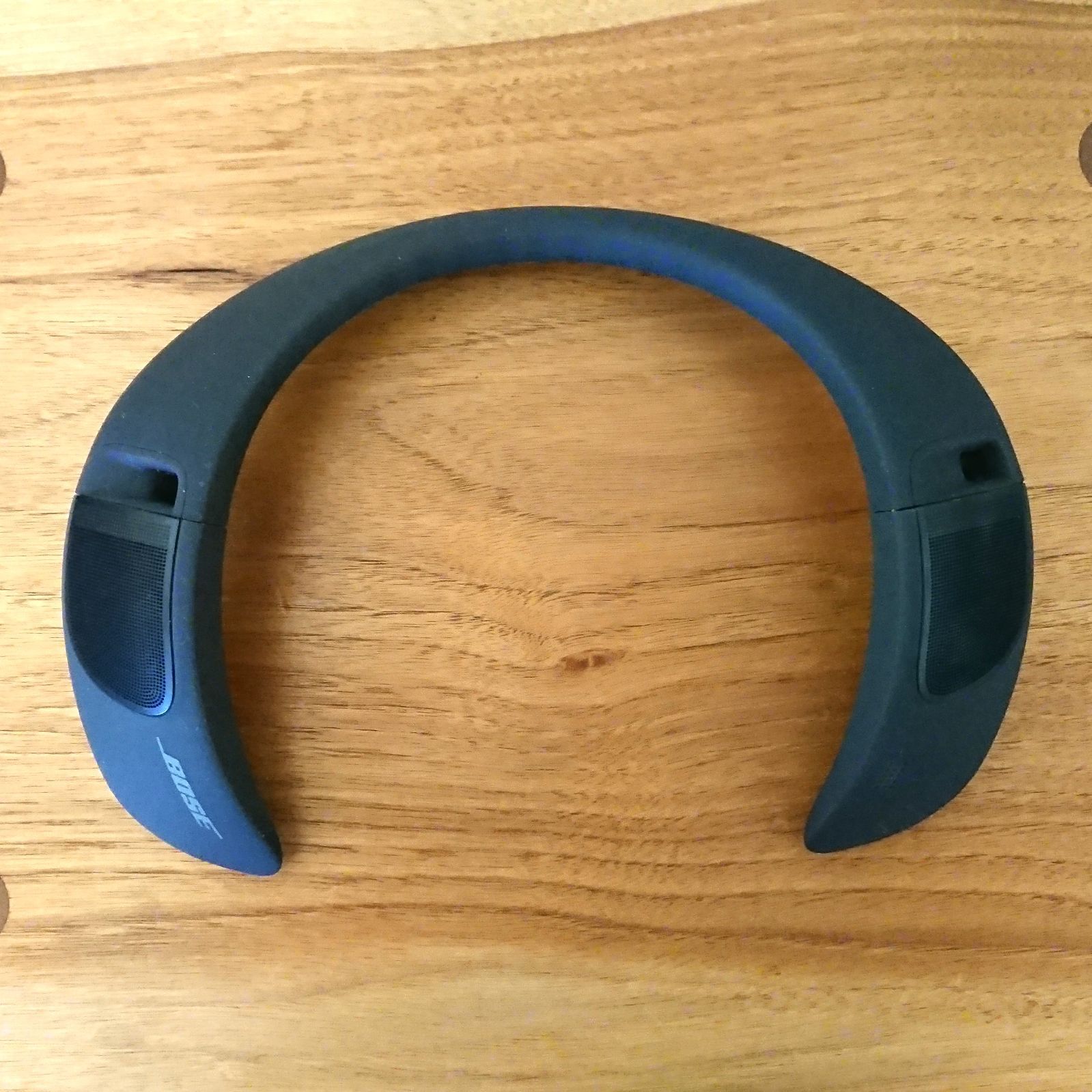 【中古】Bose SoundWear ウェアラブルネックスピーカー Amazon.co.jp: Bose SoundWear Companion speaker ウエアラブル