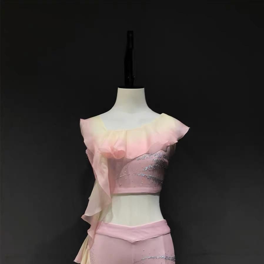 ステージ衣 タレント衣装