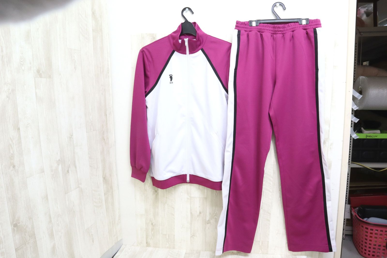 稲荷沢 パーカー