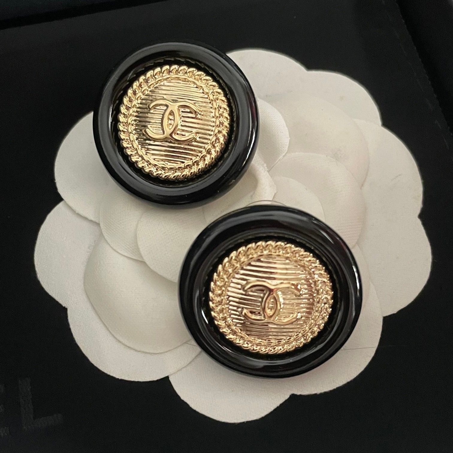 今日特価】Chanel シャネル ヴィンテージ ダブル C イヤリング