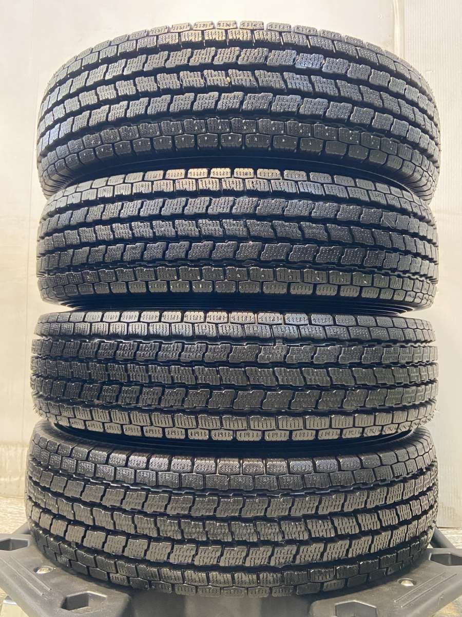 タイヤ スタッドレスタイヤ
