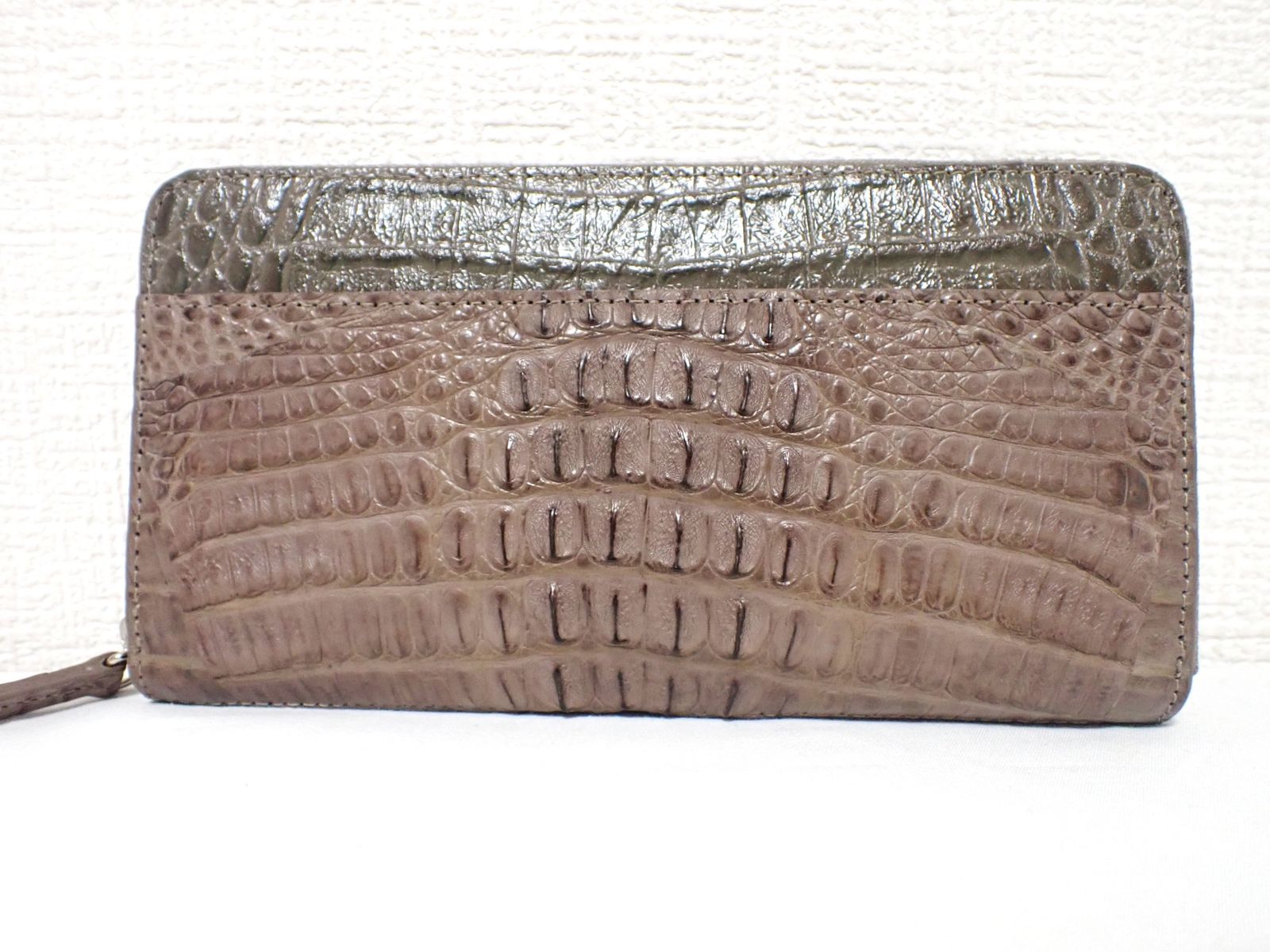 クロコダイル　長財布　ベージュ　未使用 未使用 美品 定価12万円 クロコダイル ラウンドファスナー長財布