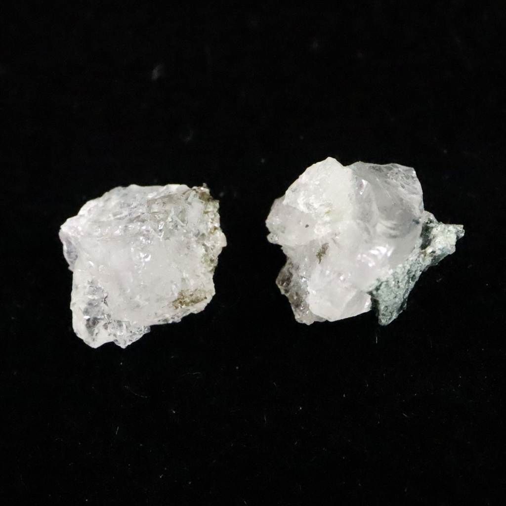 訳あり フェナカイト 限定18石》ロシア産フェナカイト原石 平均2.7ct 1石《複数購入