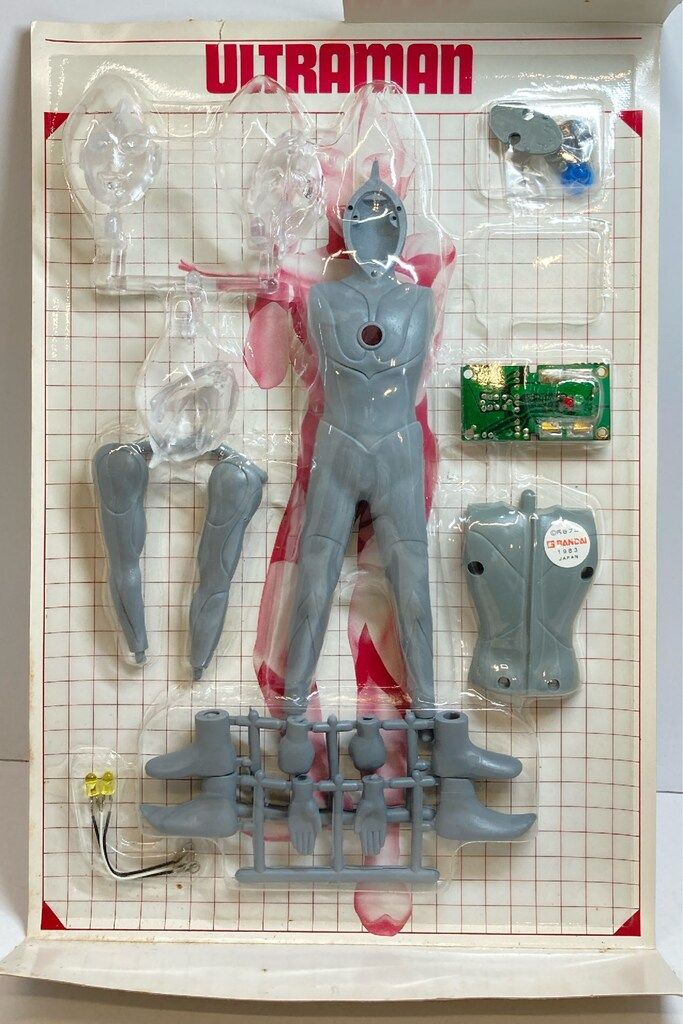 「ウルトラマン」リアルホビーシリーズ・ファイルナンバー３説明書（美品・１９８４） ウルトラマン「リアル ホビー シリーズ ファイルNO3」BANDAI