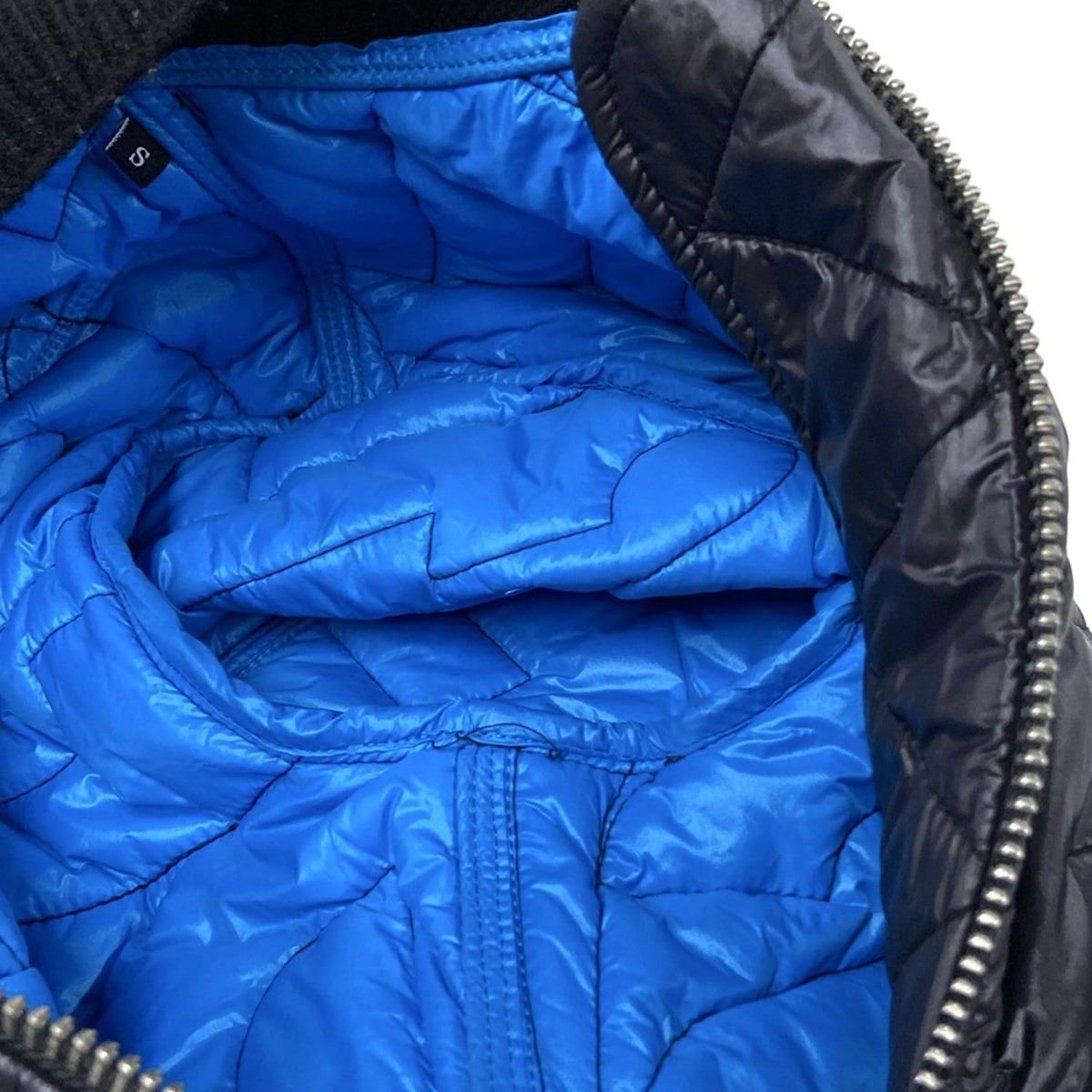 中綿 ジップアップ