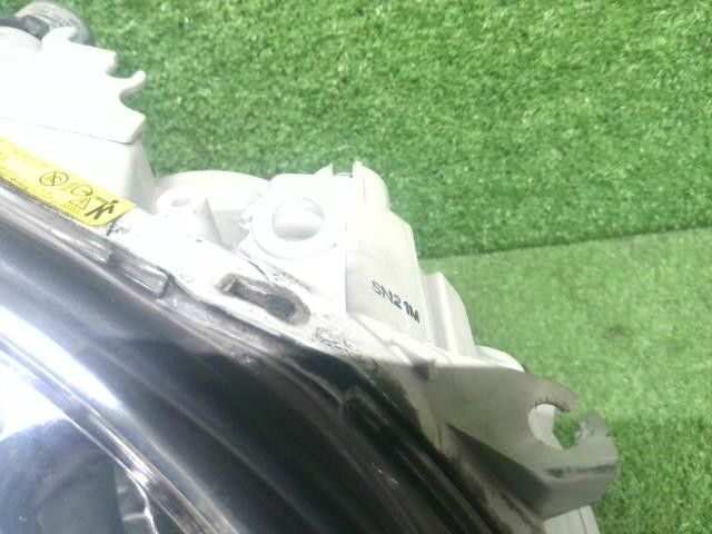 右 ヘッドランプ