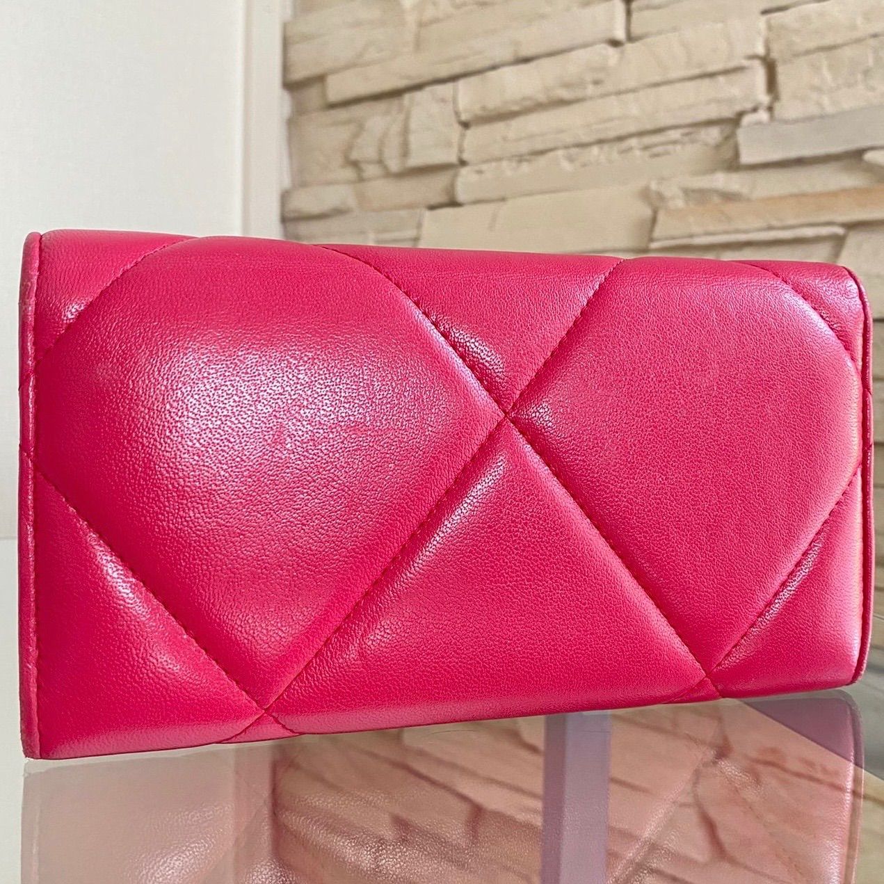 CHANEL 19 マトラッセ ラム 長財布 ロングフラップウォレット ピンク系 