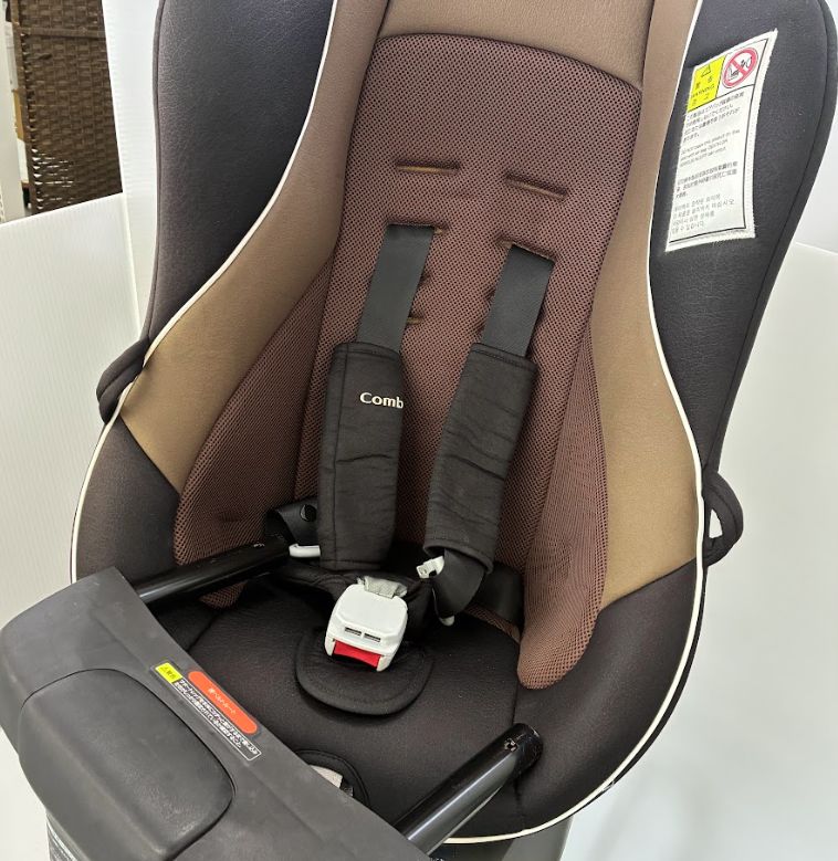 Combi コンビ チャイルドシート ゼウスターンユーロ