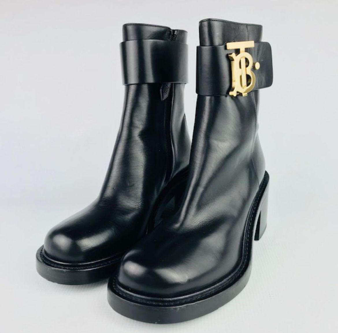 シューズ ブラック