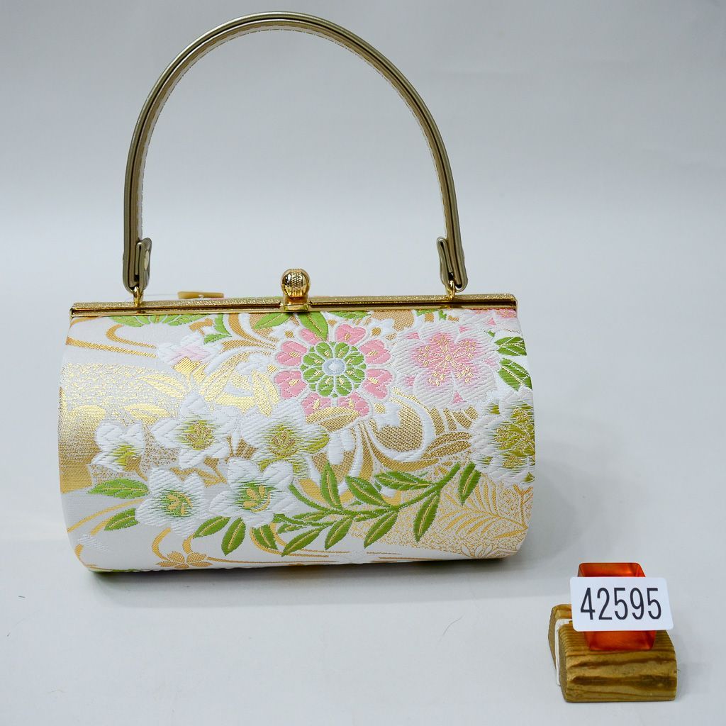 草履バッグセット 帯地 三段 フリーサイズ 24cm 適合足サイズ22.5cm~24.5cm 金色 和装 振袖 成人式 結婚式 NO42595