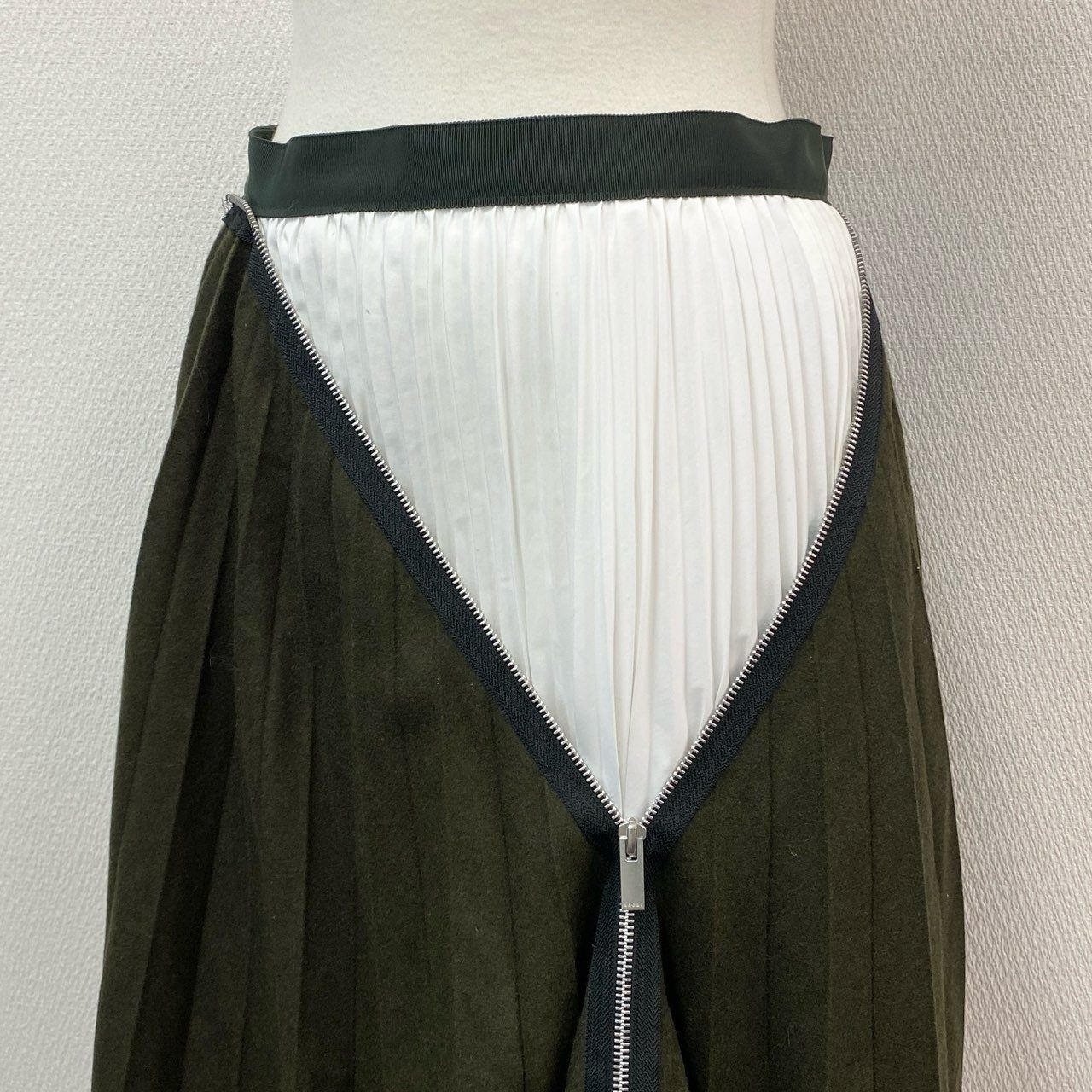 サカイ Zip Detail Pleated Skirt スカート プリーツ sacai Zip Detail 
