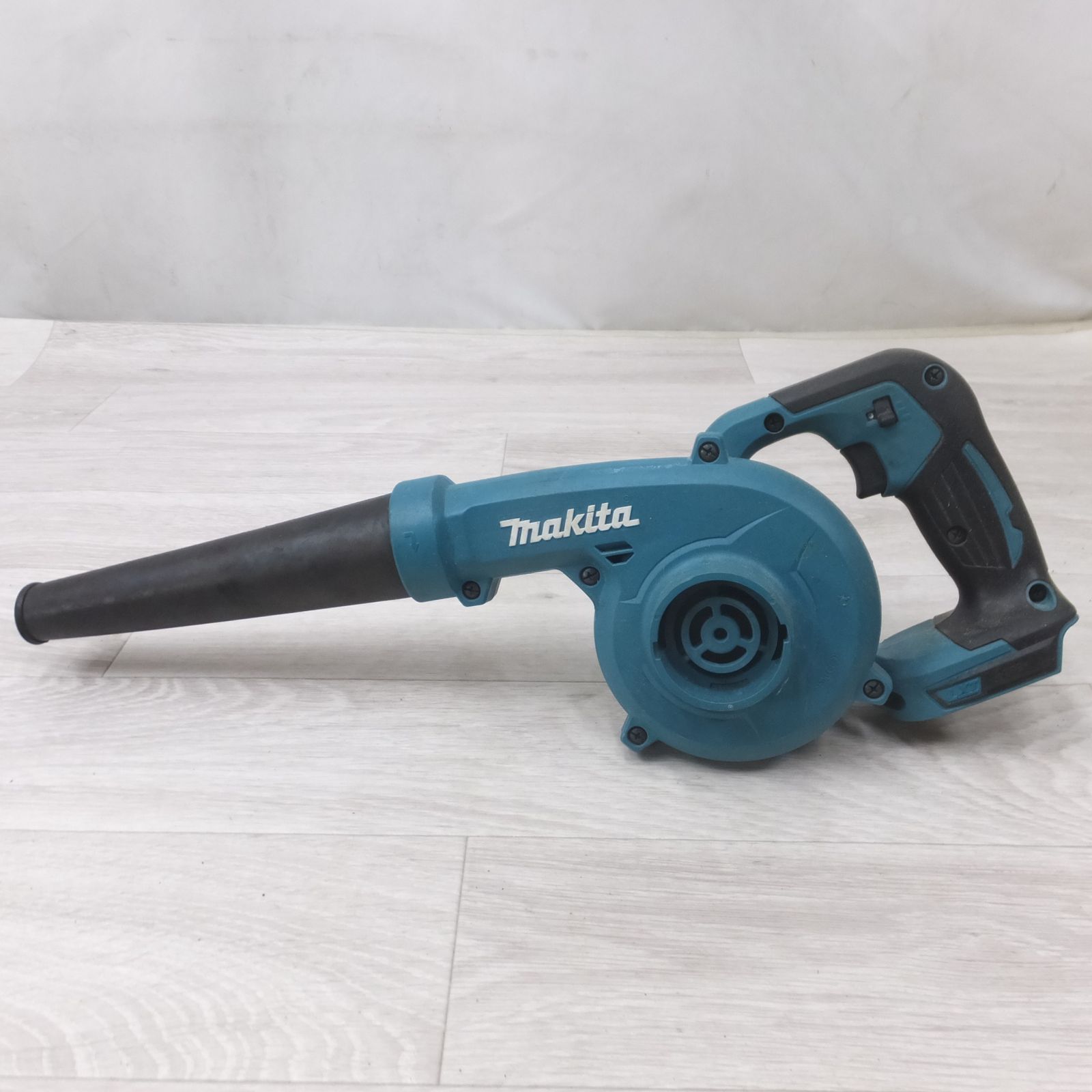 送料無料] ◇マキタ 充電式 ブロワ UB185D 18V 3Ah 本体のみ