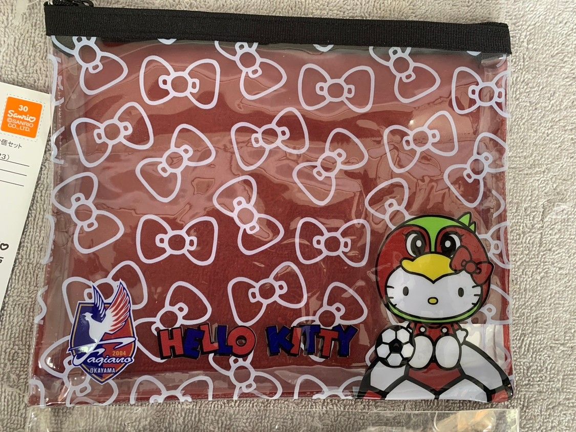 BG とうあ　HELLO KITTY コラボ　ポーチ BG とうあ HELLO KITTY コラボ ポーチ - メルカリ