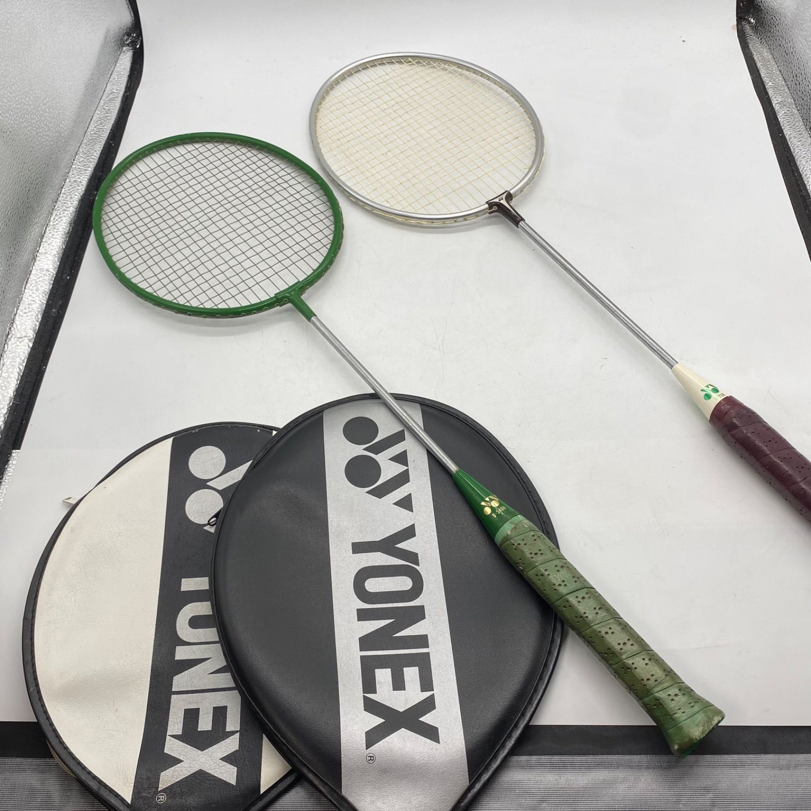 【ジャンク品】ヨネックス バドミントンラケット 2本セット YONEX バドミントンラケット2本セット YONEXバドミントンラケット