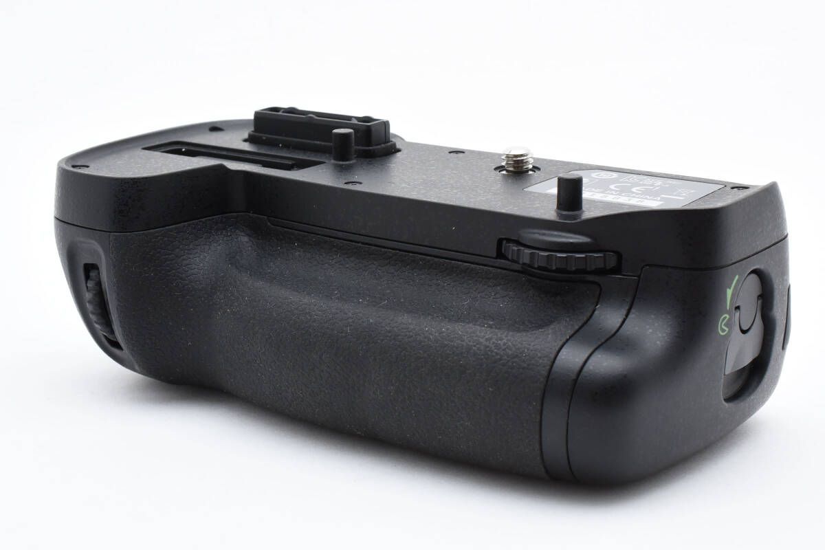 ☆良品☆ ニコン Nikon MB-D15 D7100 D7200 対応 高性能マルチパワー