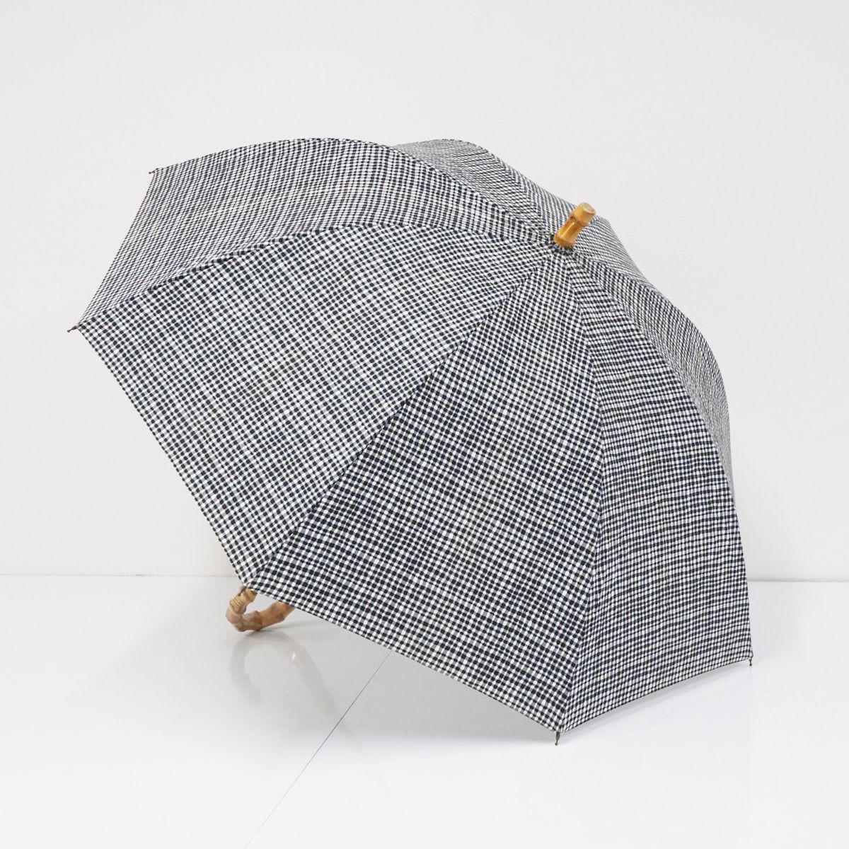 ブラック×ホワイト 寒竹